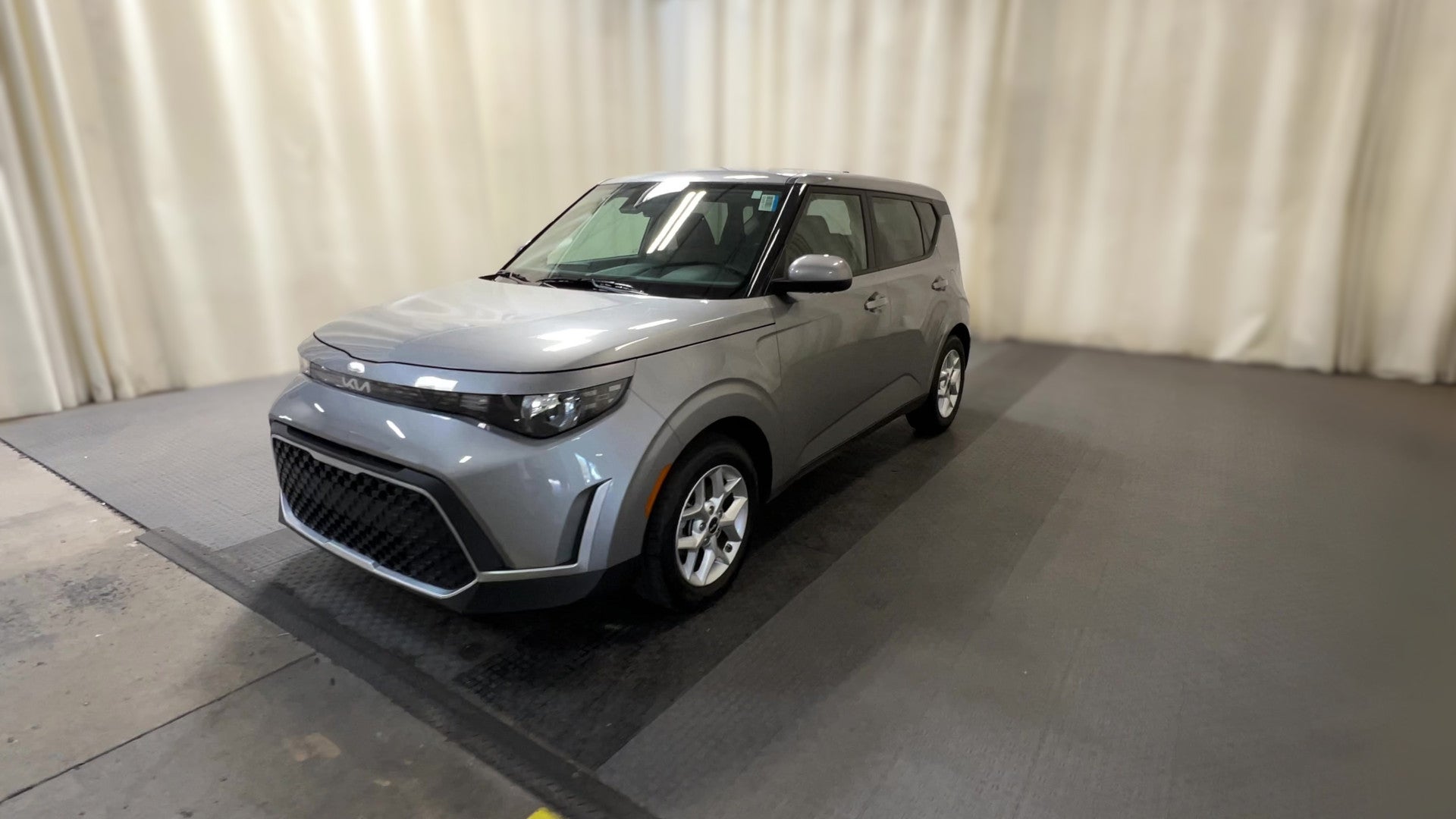 2025 Kia Soul vehicle photo