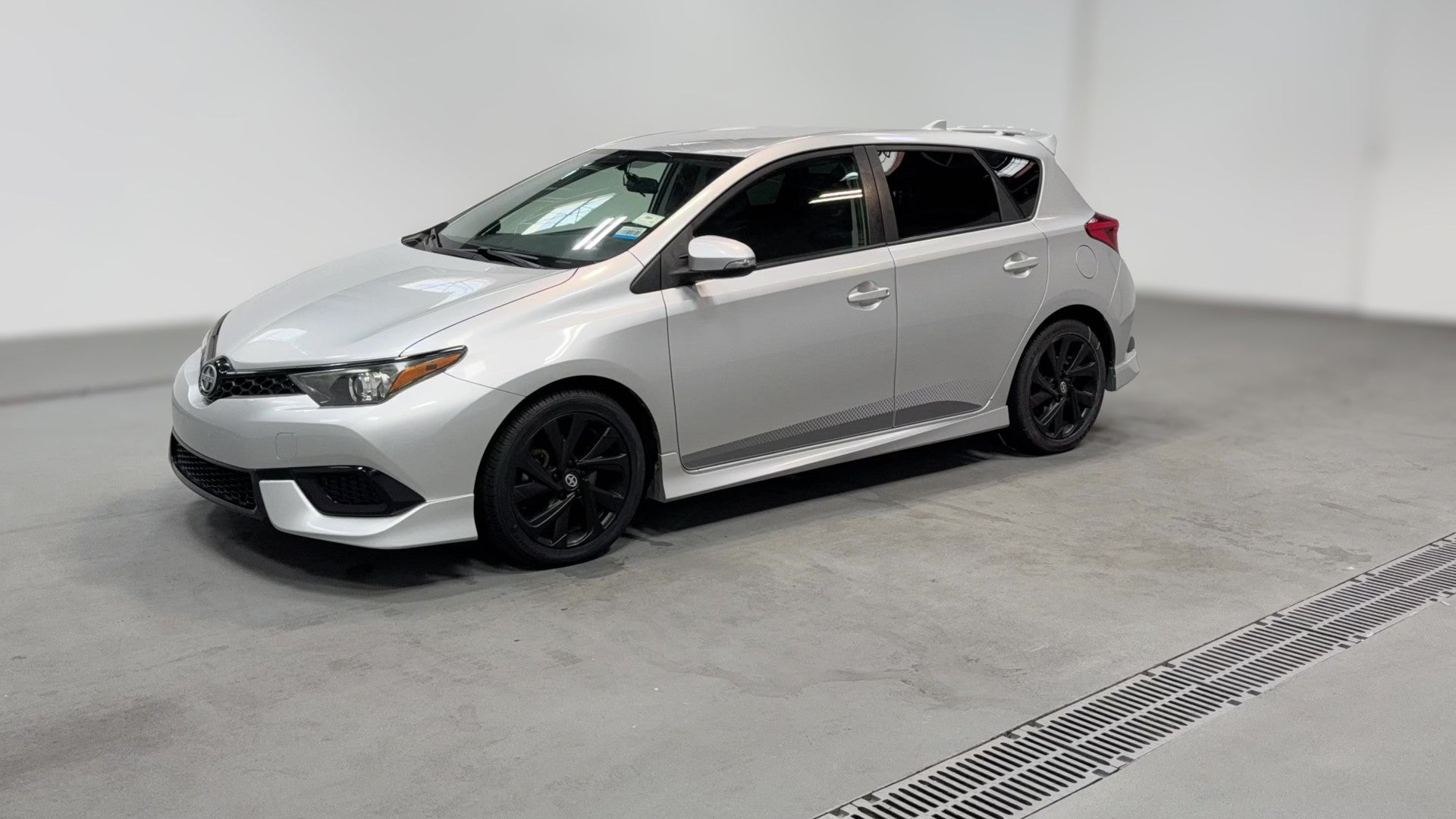 2016 Scion iM vehicle photo