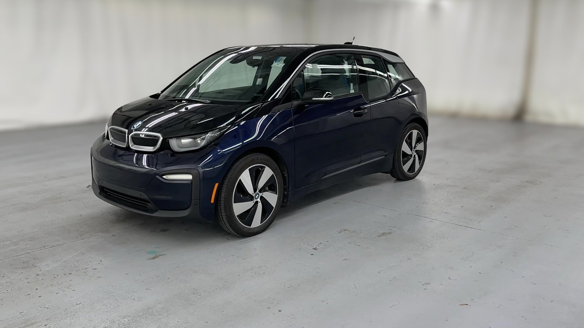 2018 BMW i3 vehicle photo