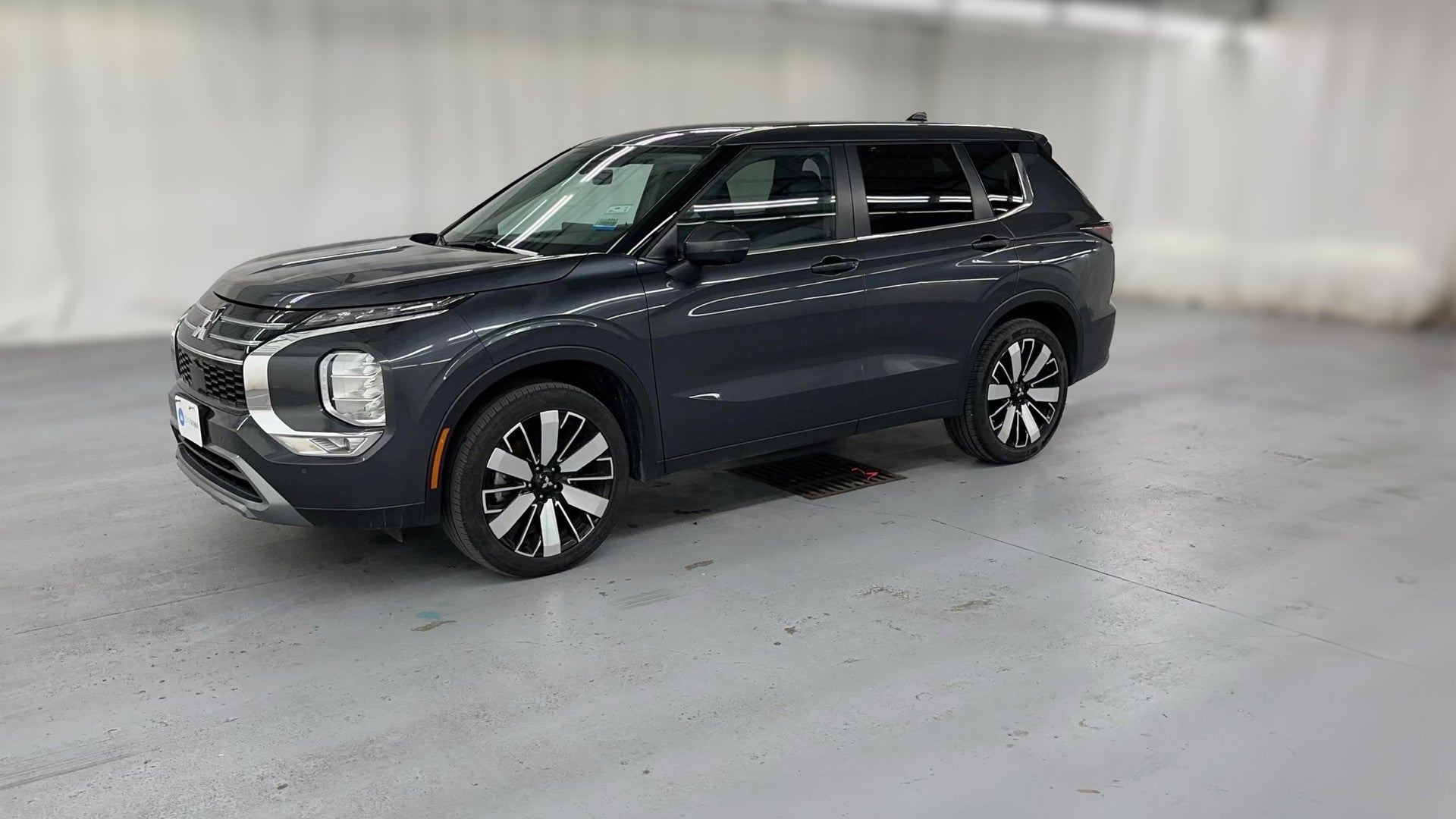 2025 Mitsubishi Outlander vehicle photo