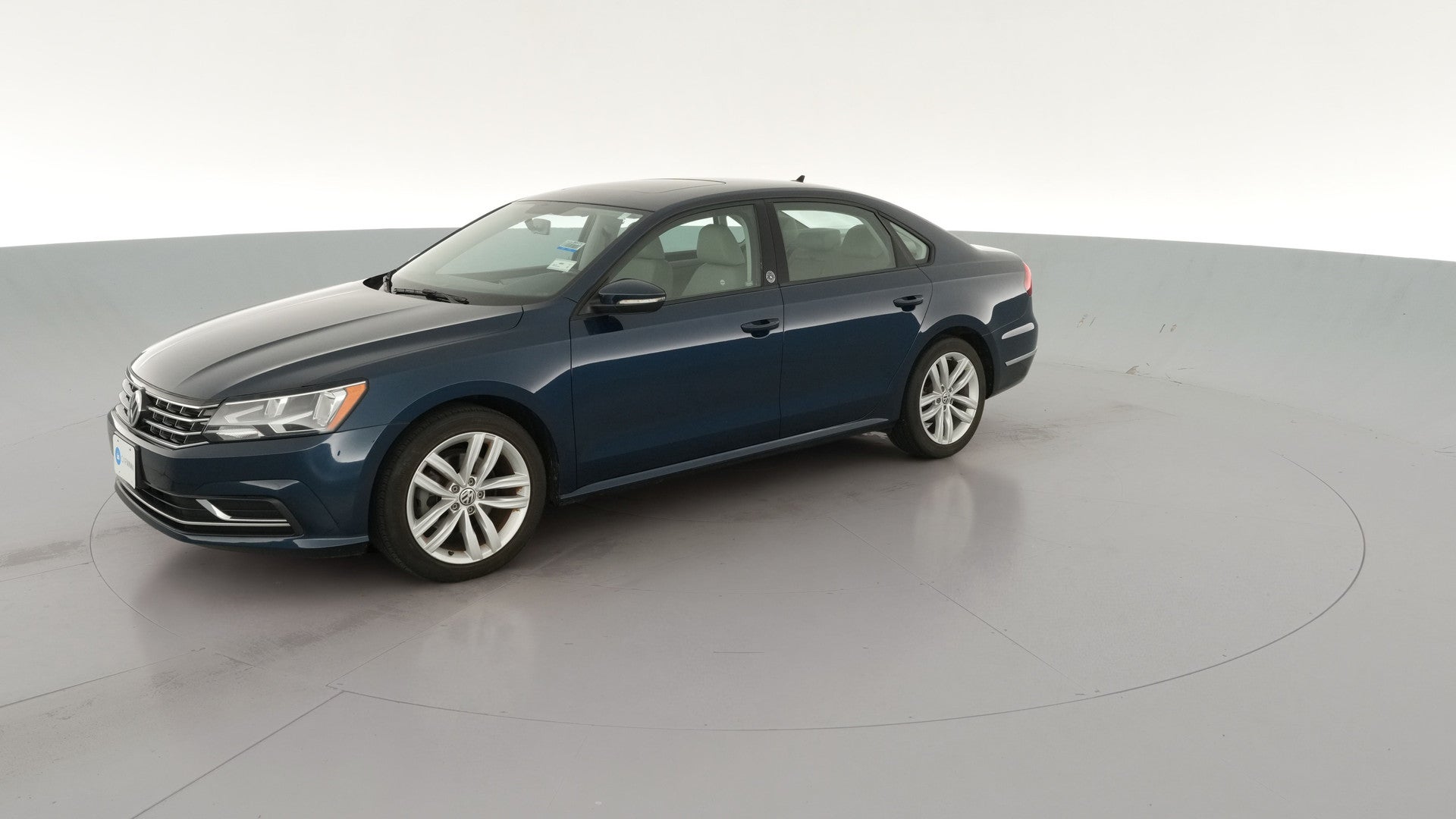 2019 Volkswagen Passat vehicle photo