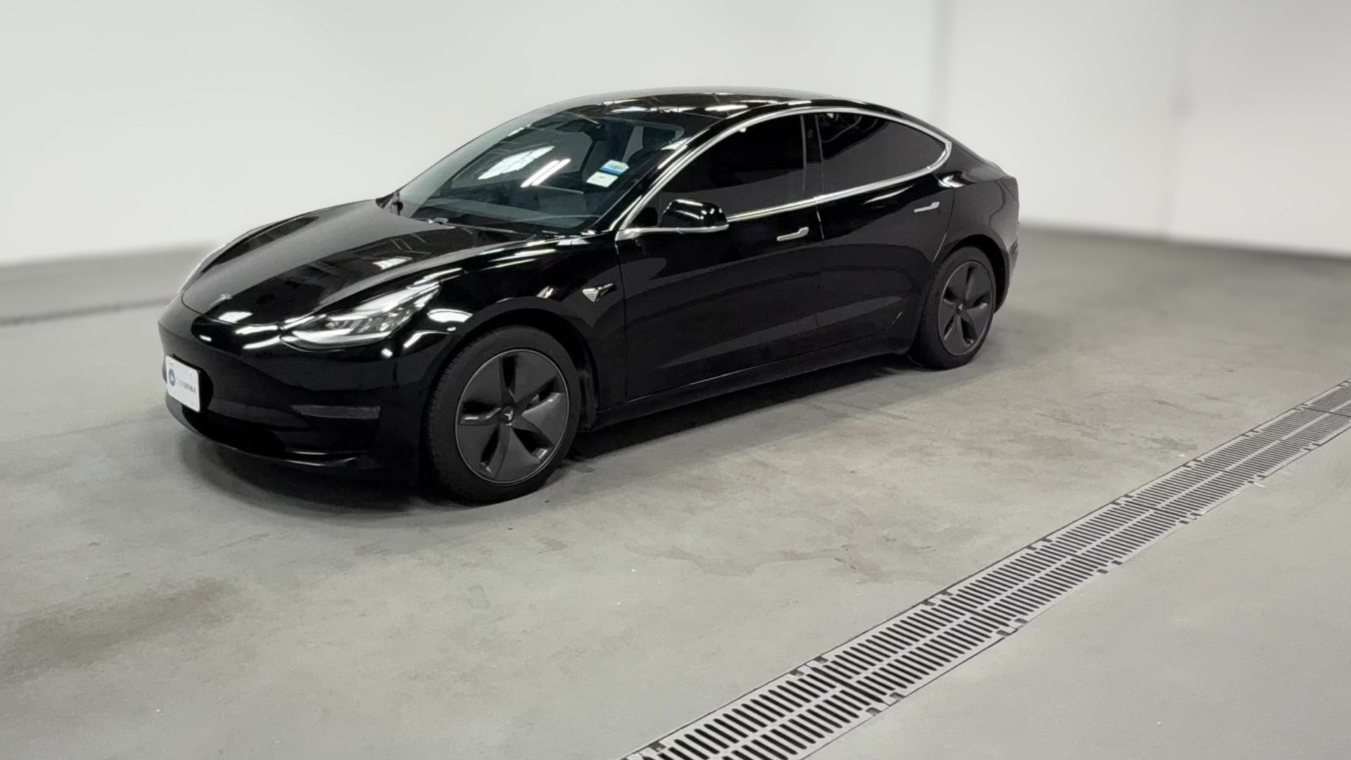 2019 Tesla Model 3 vehicle photo