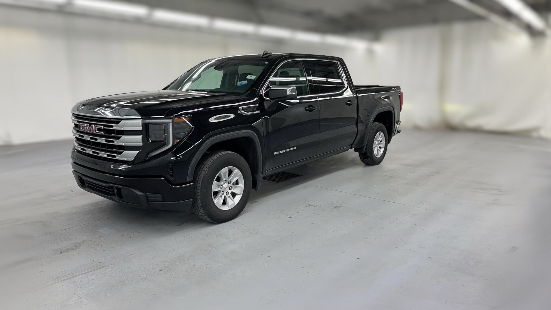 2023 GMC Sierra 1500 Crew Cab vehicle photo