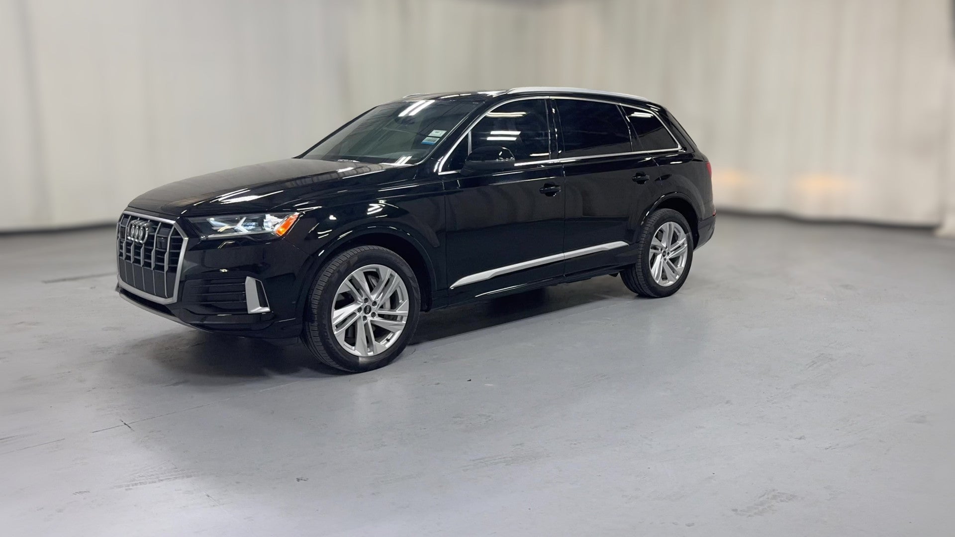 2021 Audi Q7 vehicle photo