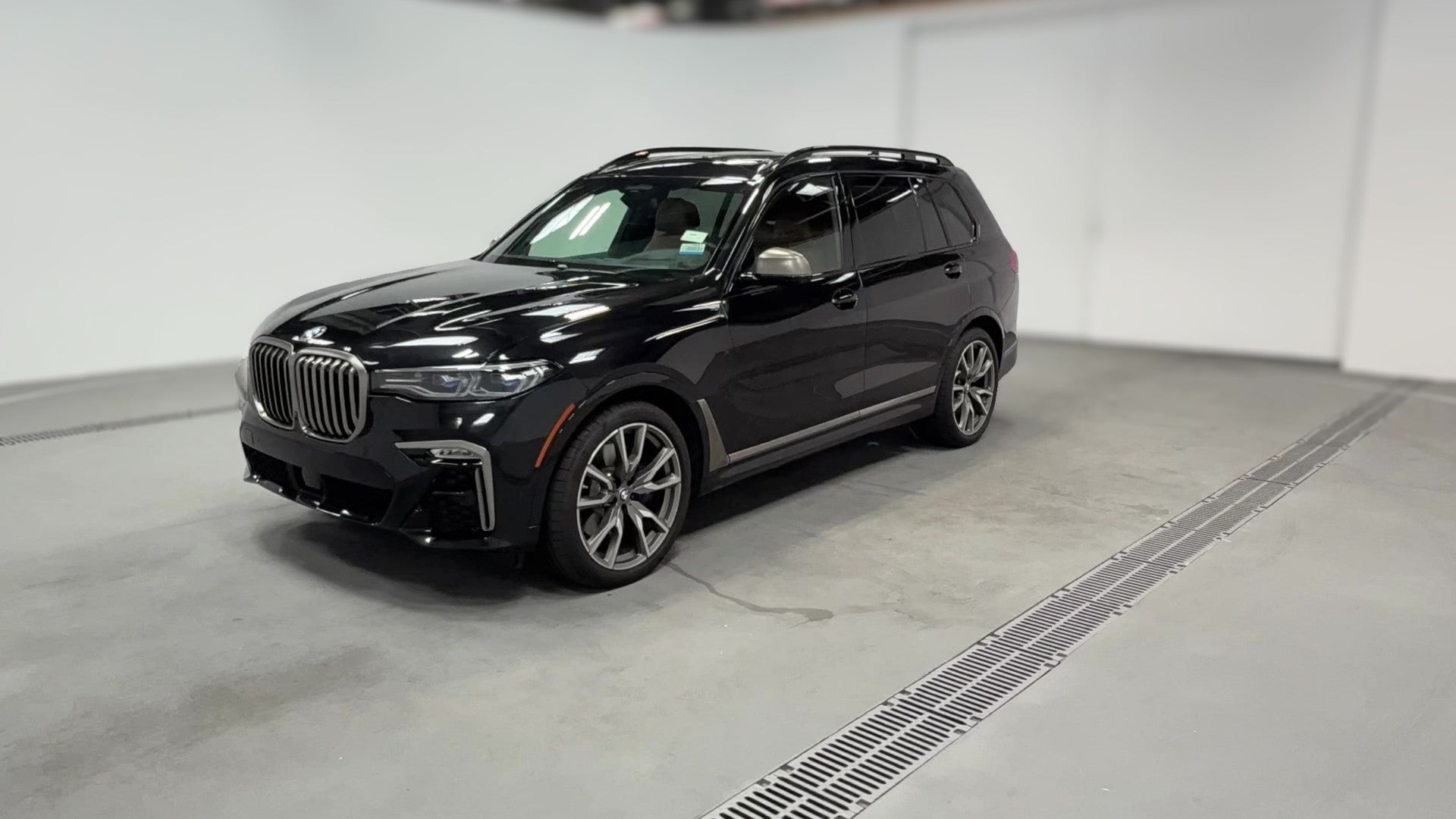 2021 BMW X7 vehicle photo