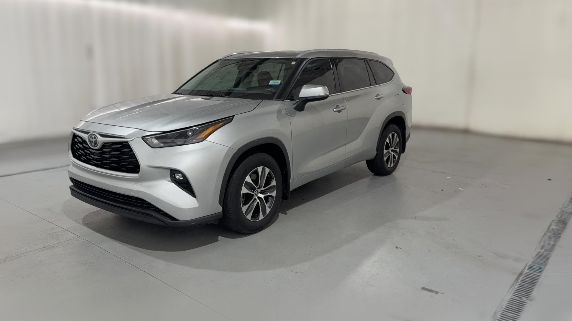 2022 Toyota Highlander vehicle photo
