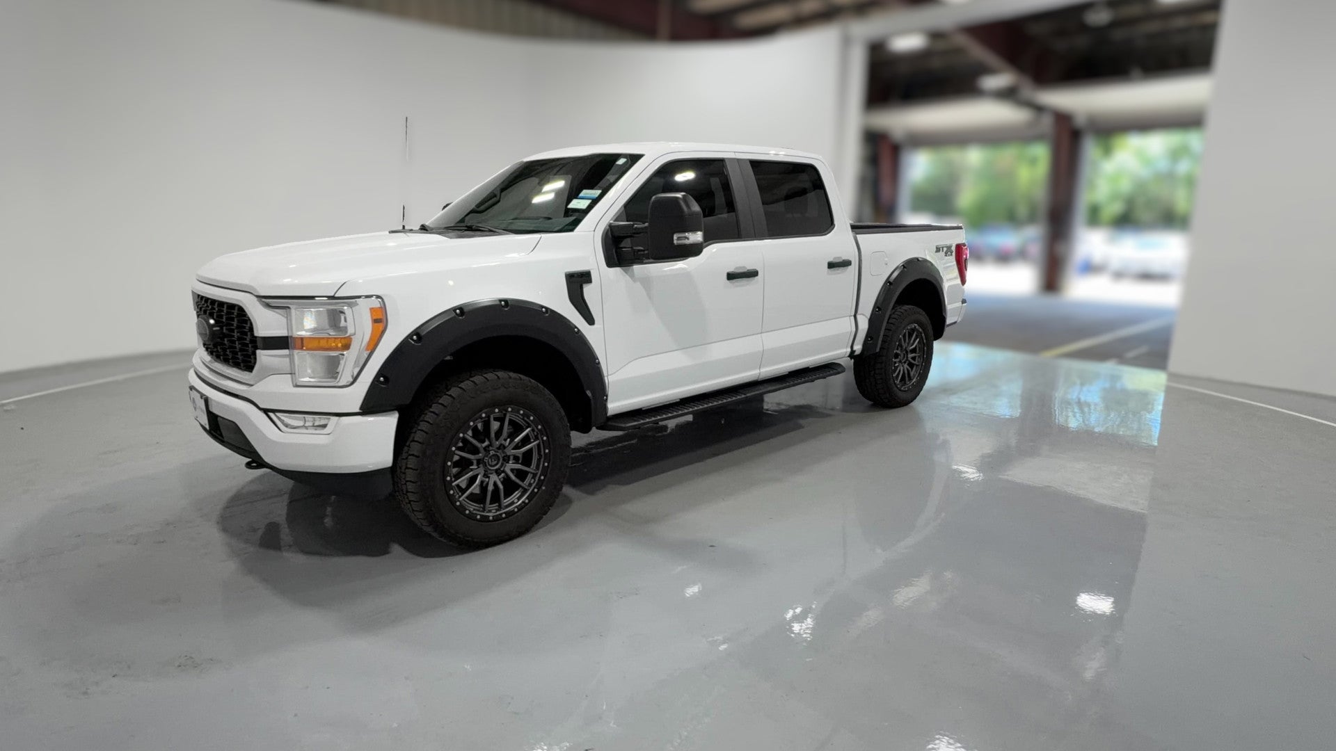 2022 Ford F150 SuperCrew Cab vehicle photo