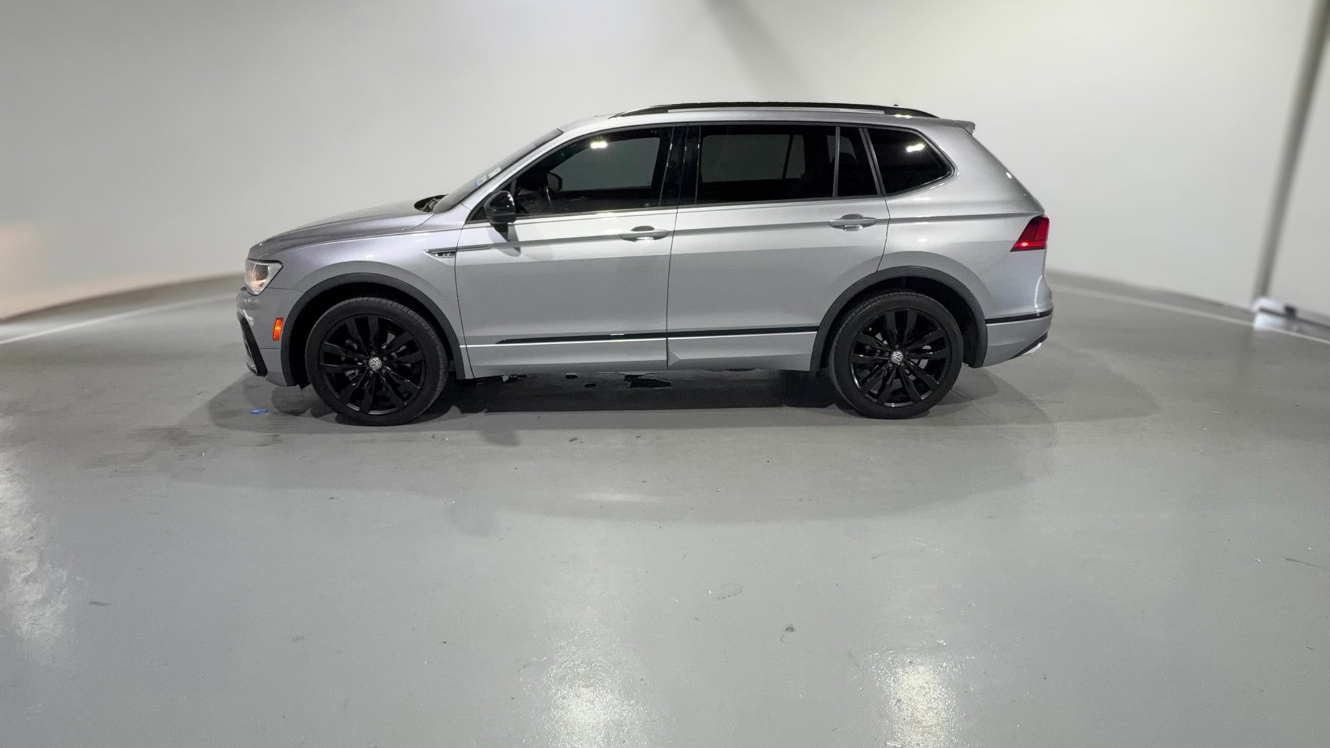2021 Volkswagen Tiguan vehicle photo