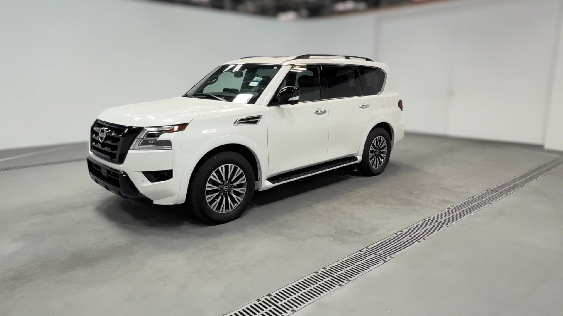 2023 Nissan Armada vehicle photo
