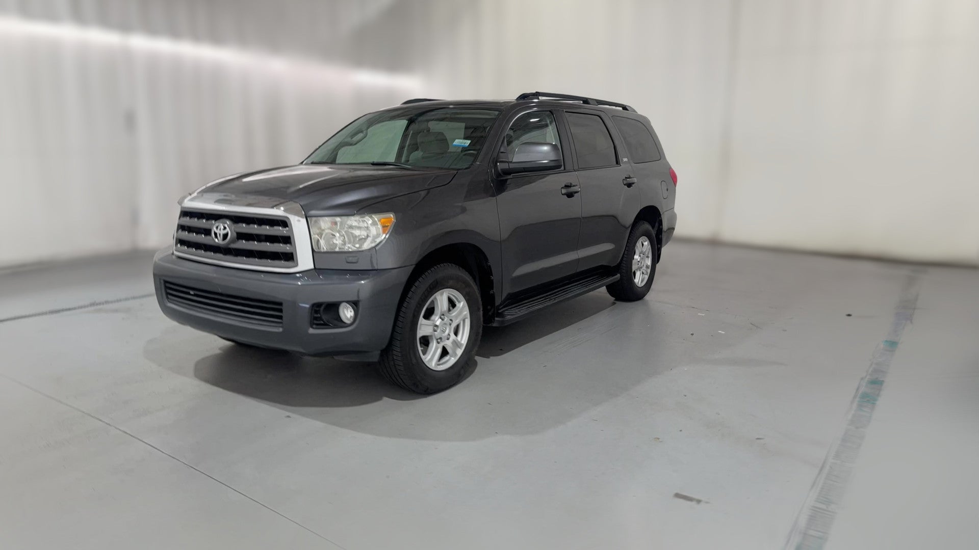 2016 Toyota Sequoia vehicle photo