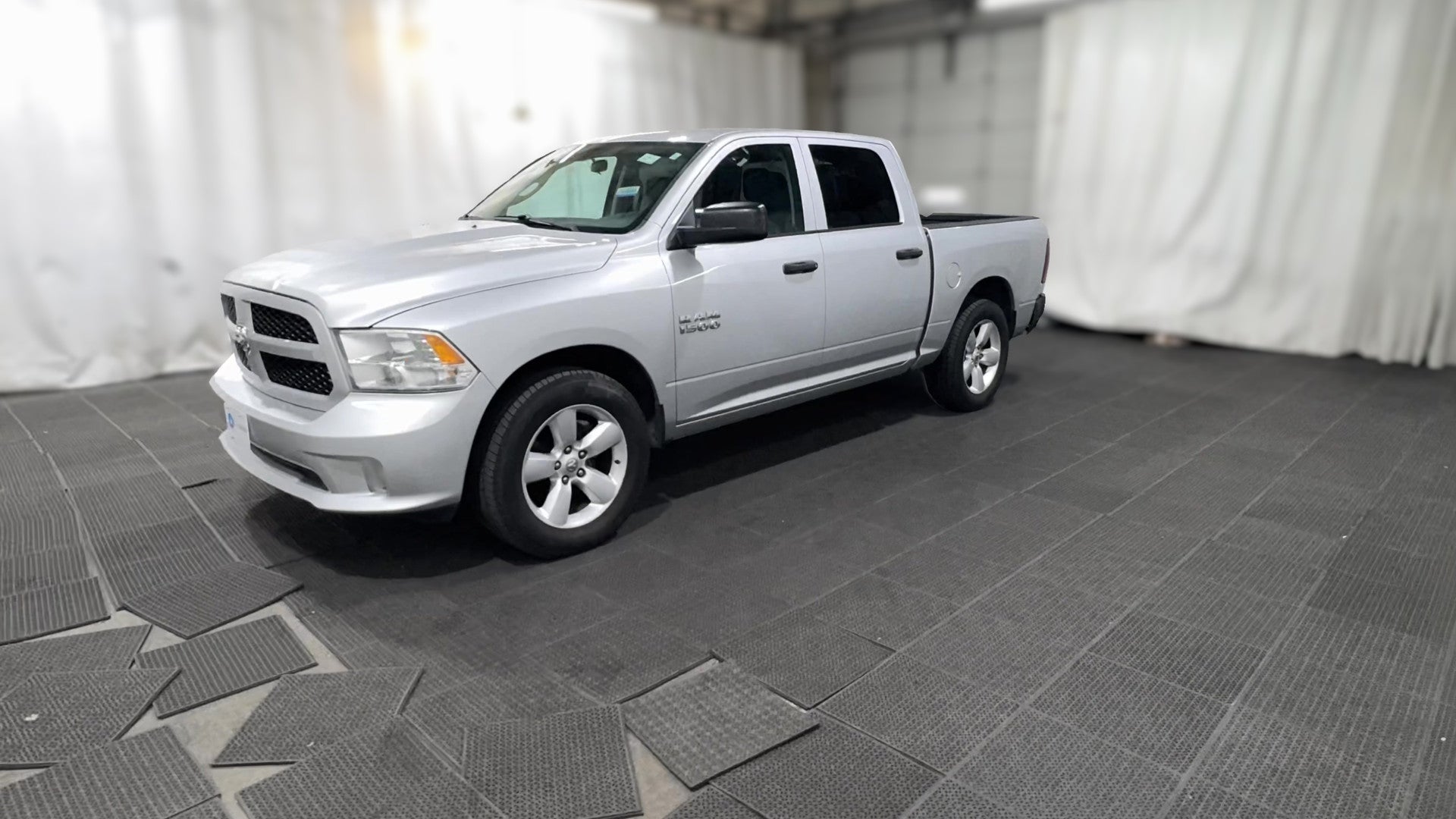 2015 Ram 1500 Crew Cab vehicle photo