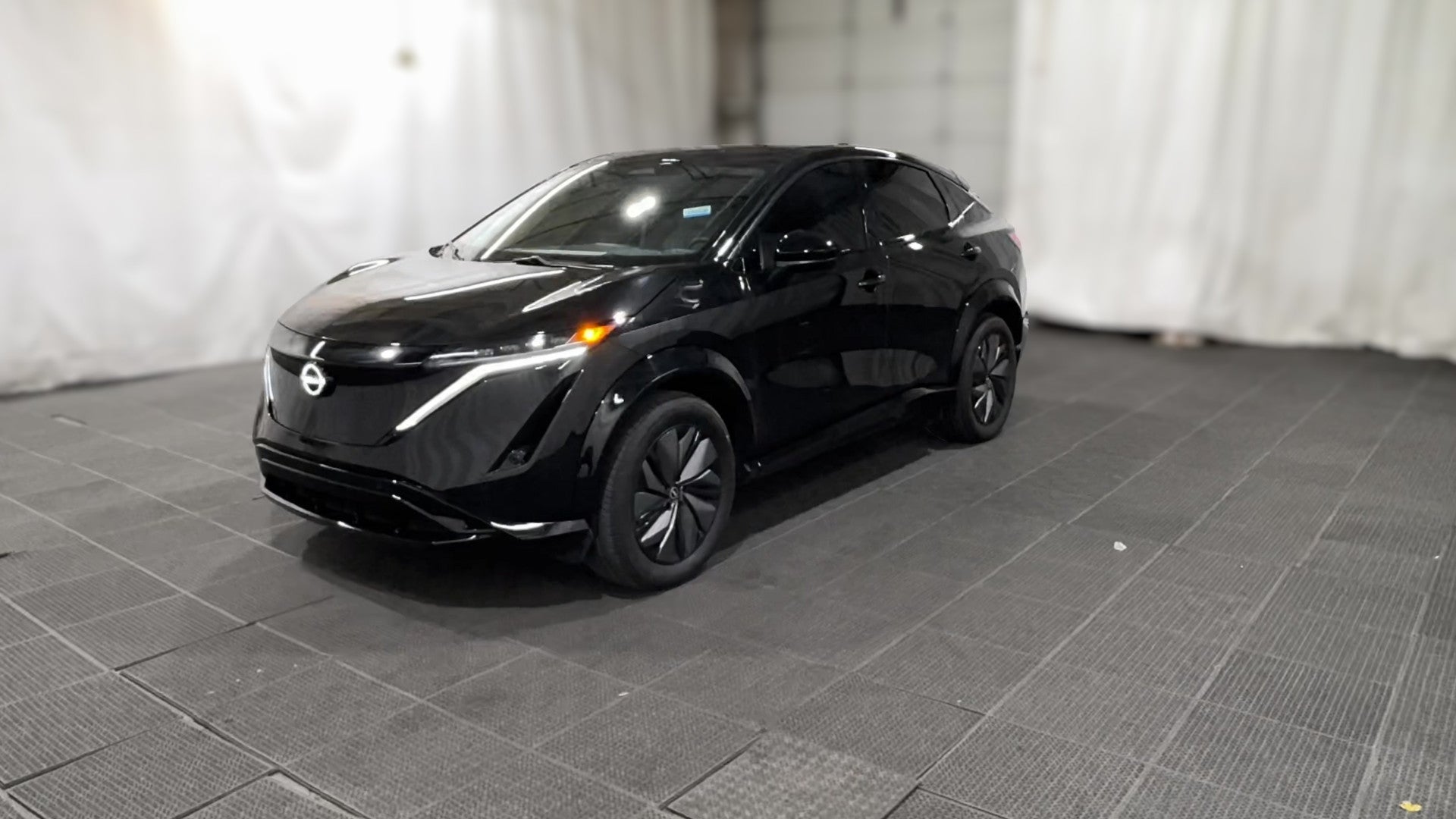 2024 Nissan ARIYA vehicle photo