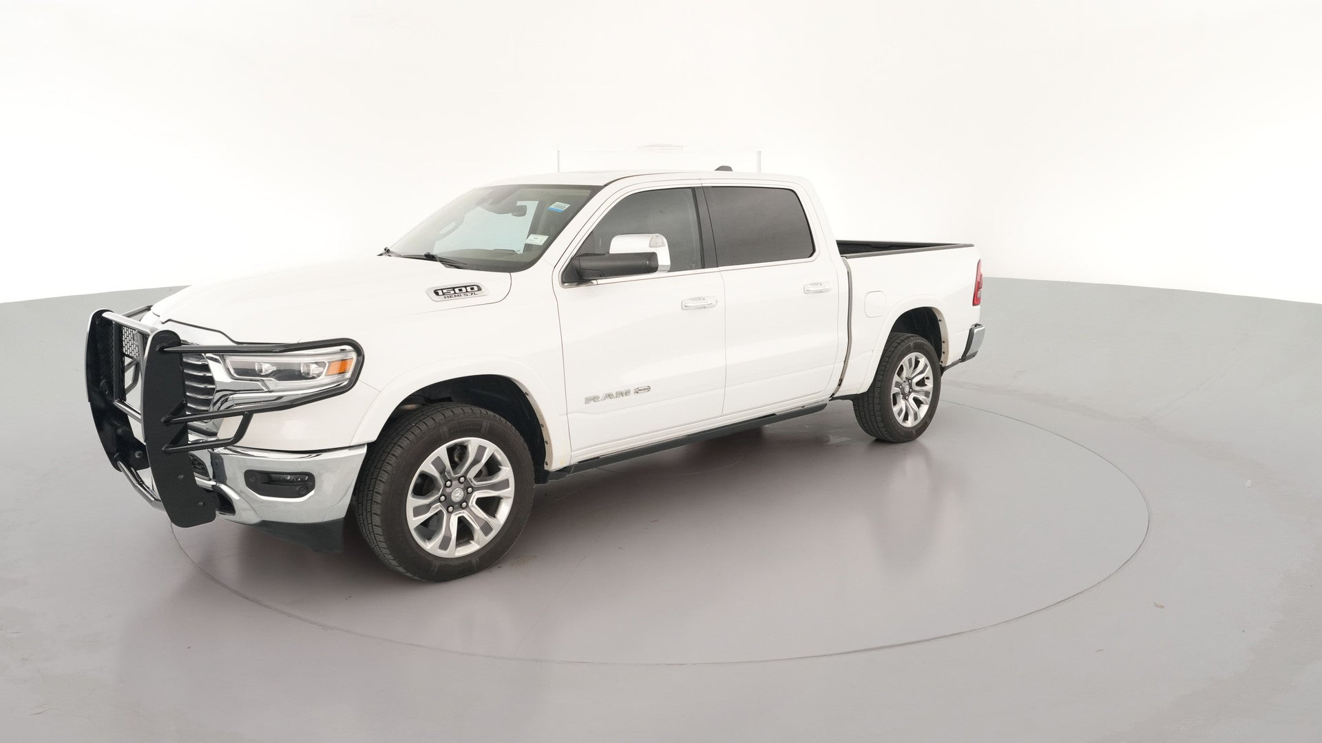 2019 Ram 1500 Crew Cab vehicle photo