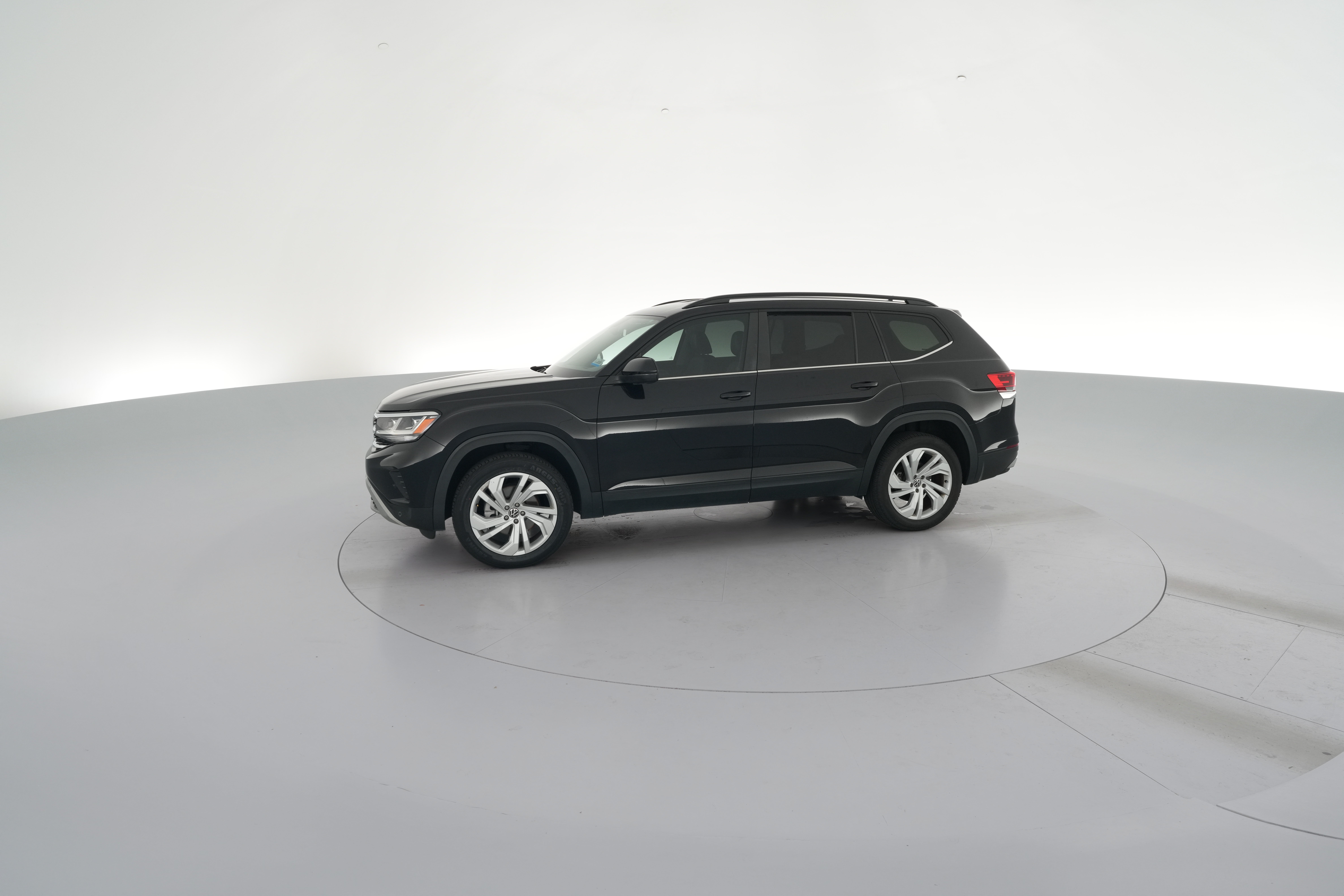 2022 Volkswagen Atlas SE w/Tech - Photo 26
