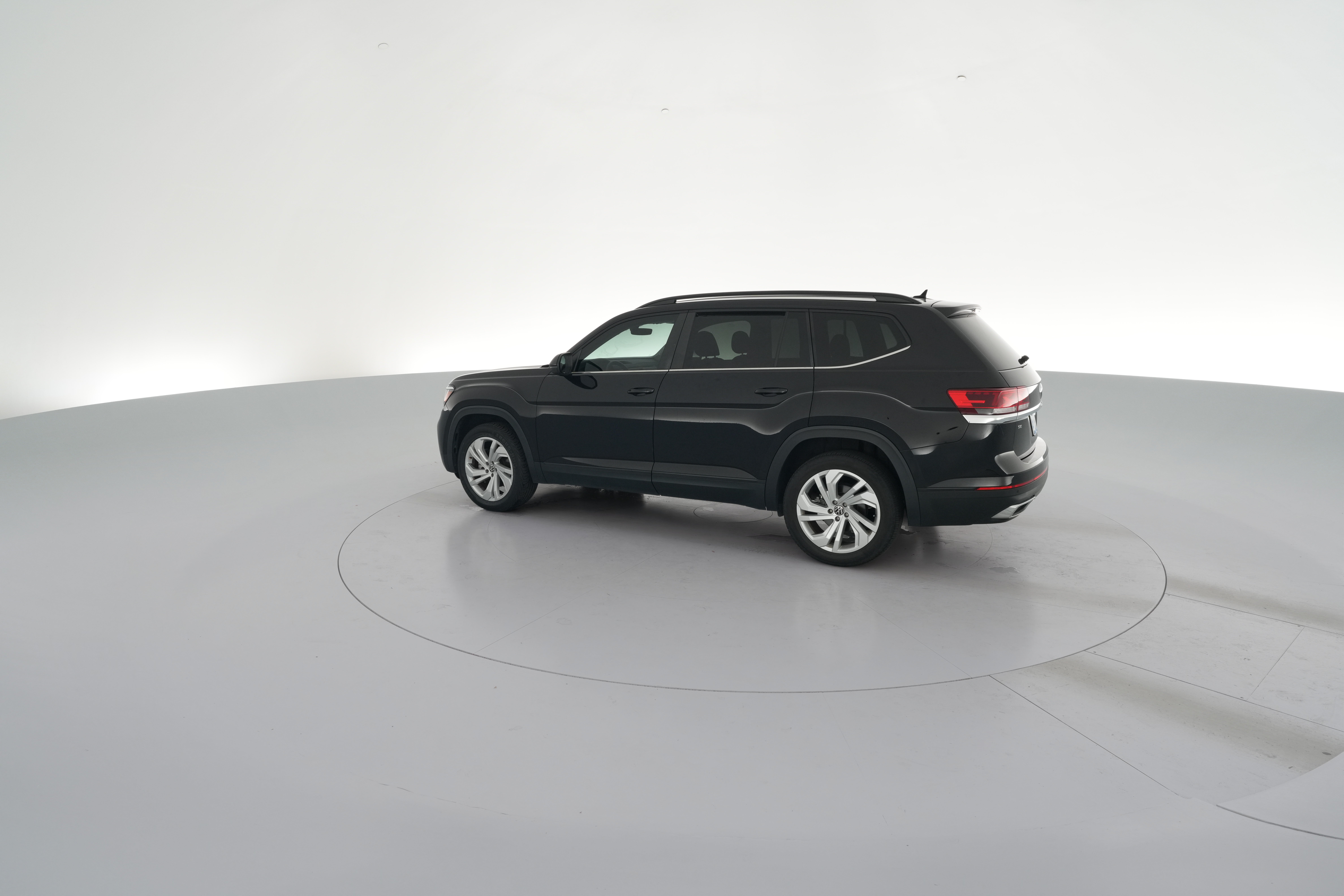 2022 Volkswagen Atlas SE w/Tech - Photo 28