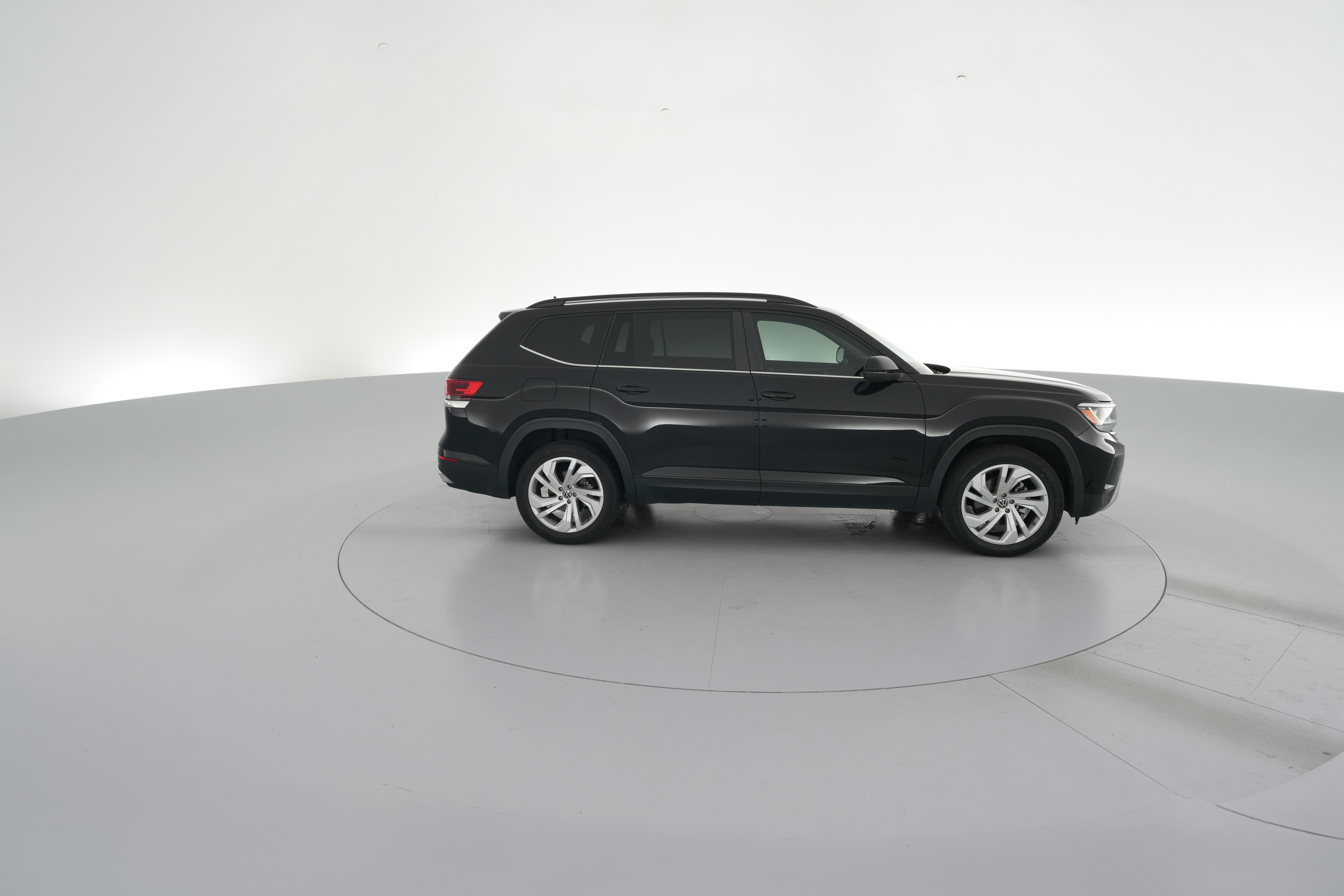 2022 Volkswagen Atlas SE w/Tech - Photo 35