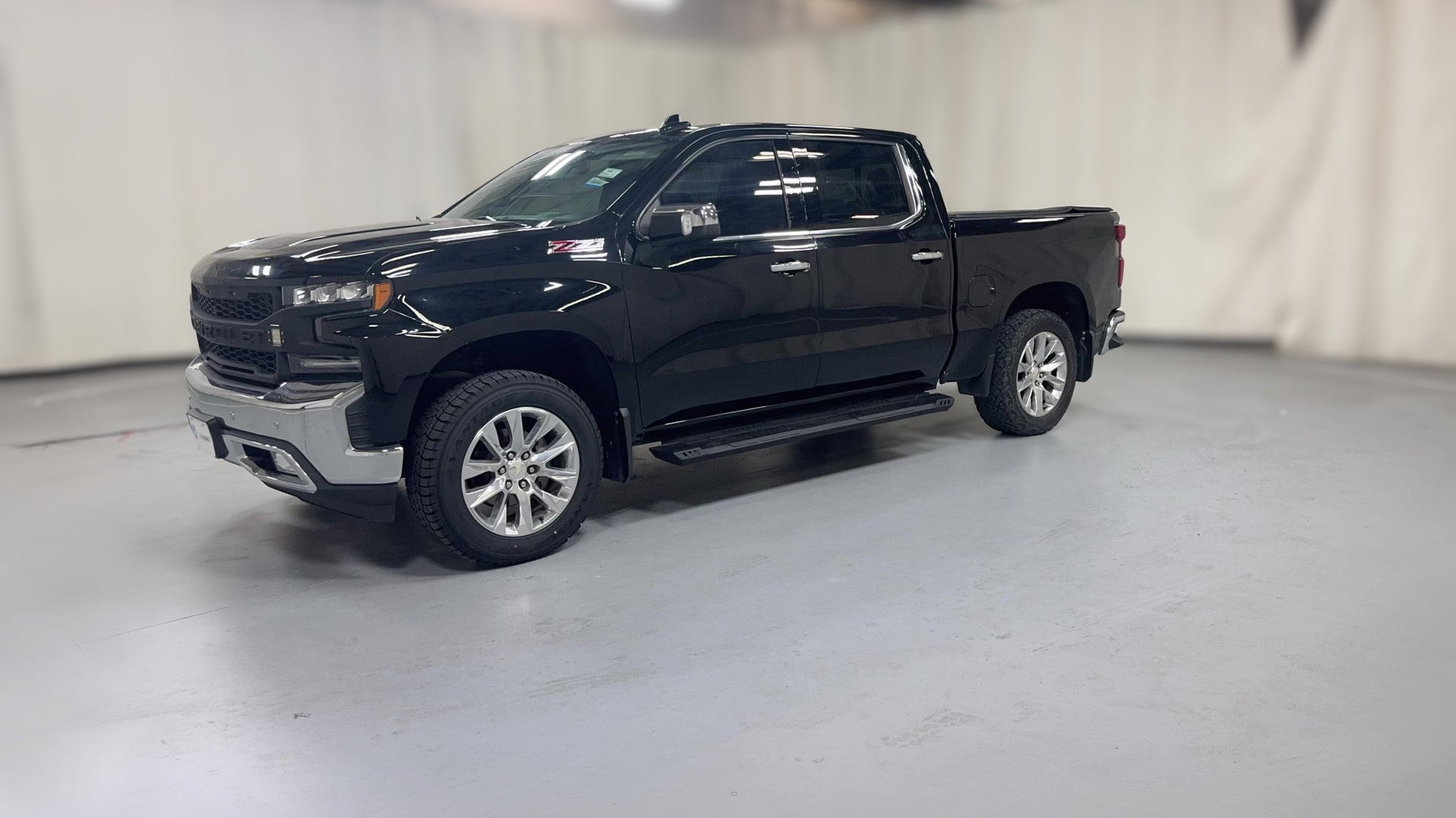 2019 Chevrolet Silverado 1500 Crew Cab vehicle photo
