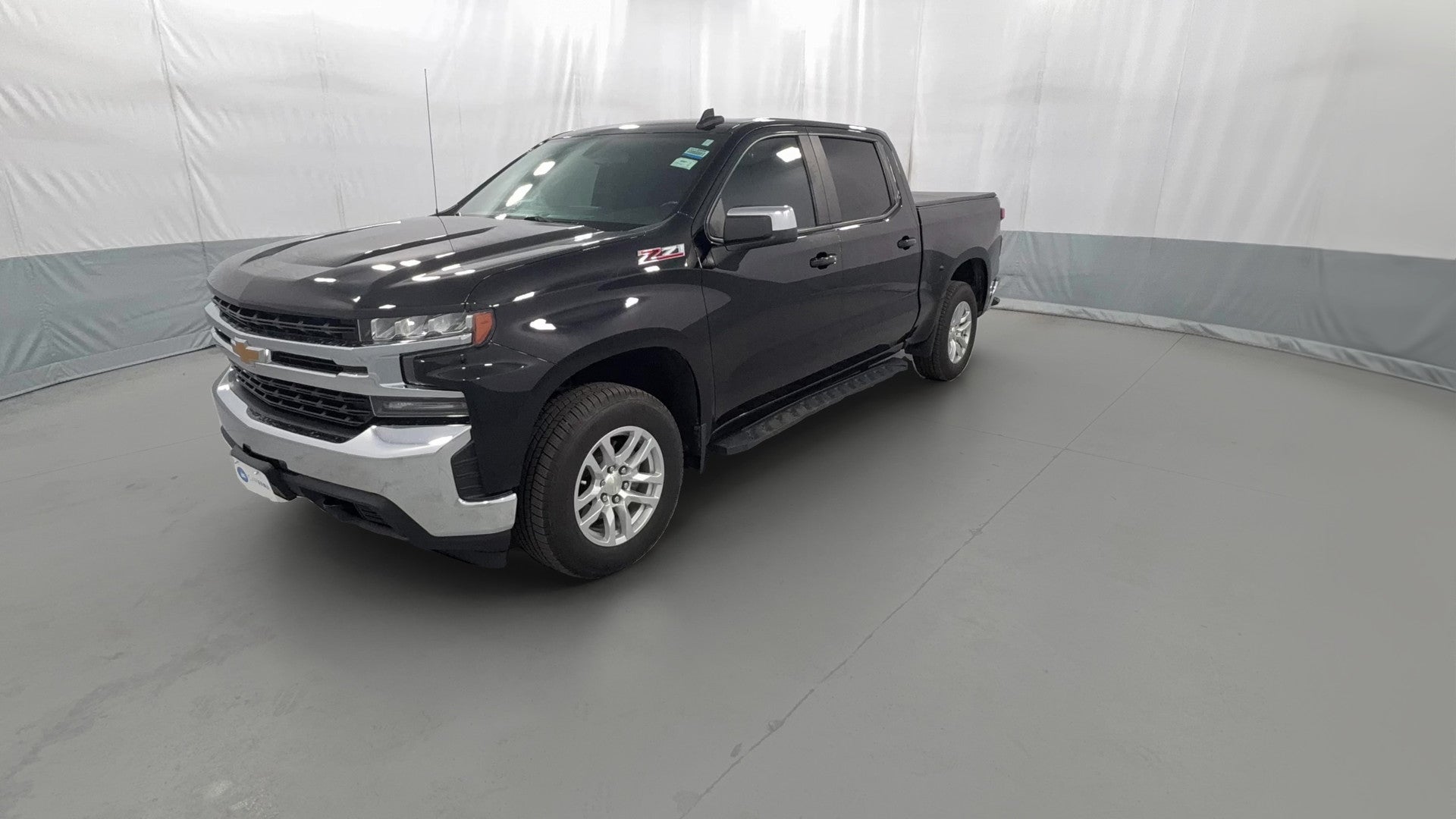 2020 Chevrolet Silverado 1500 Crew Cab vehicle photo