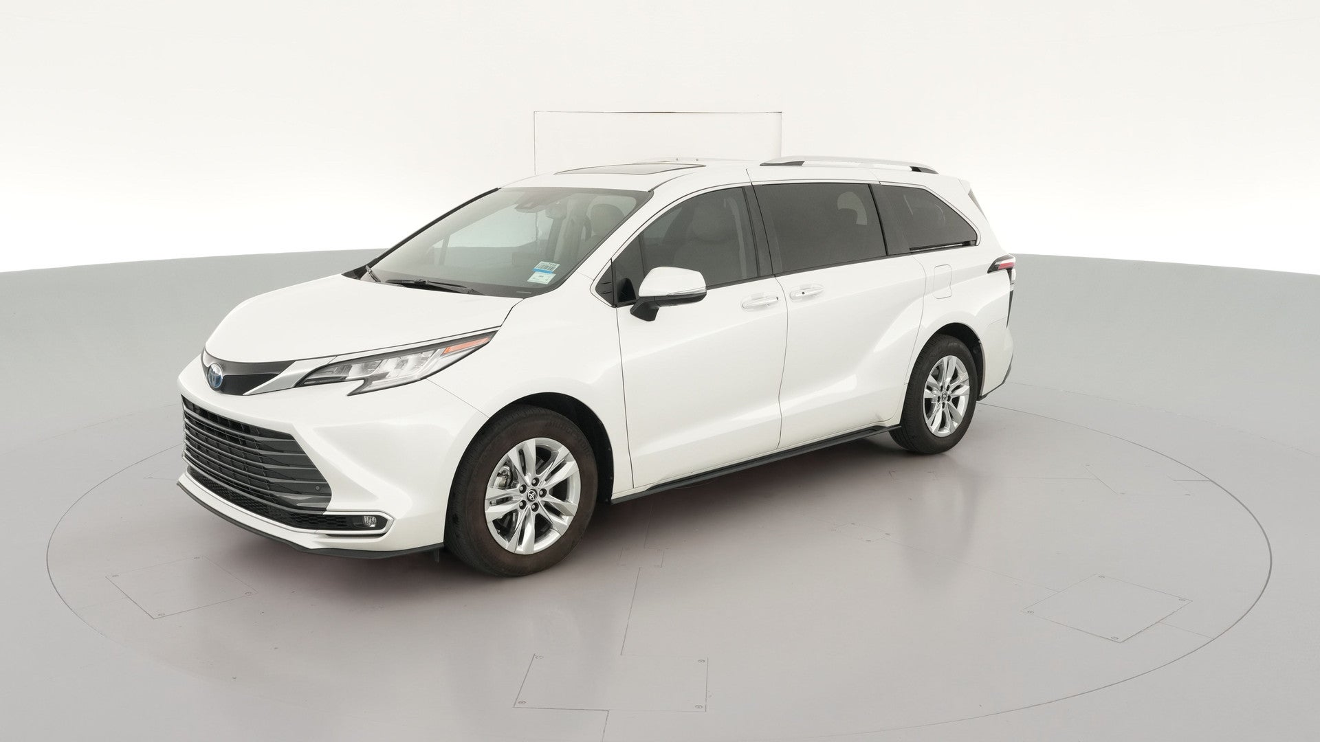 2024 Toyota Sienna vehicle photo