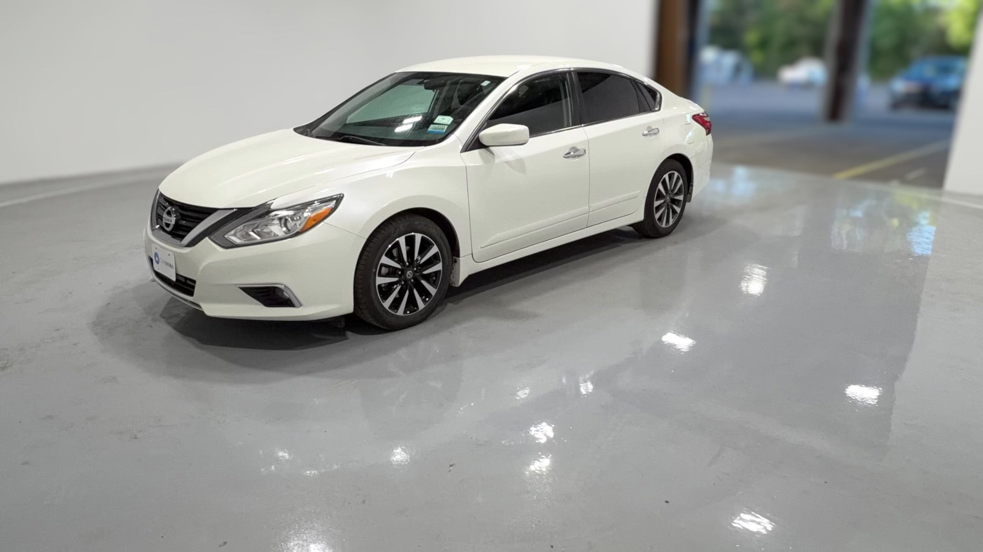 2017 Nissan Altima vehicle photo