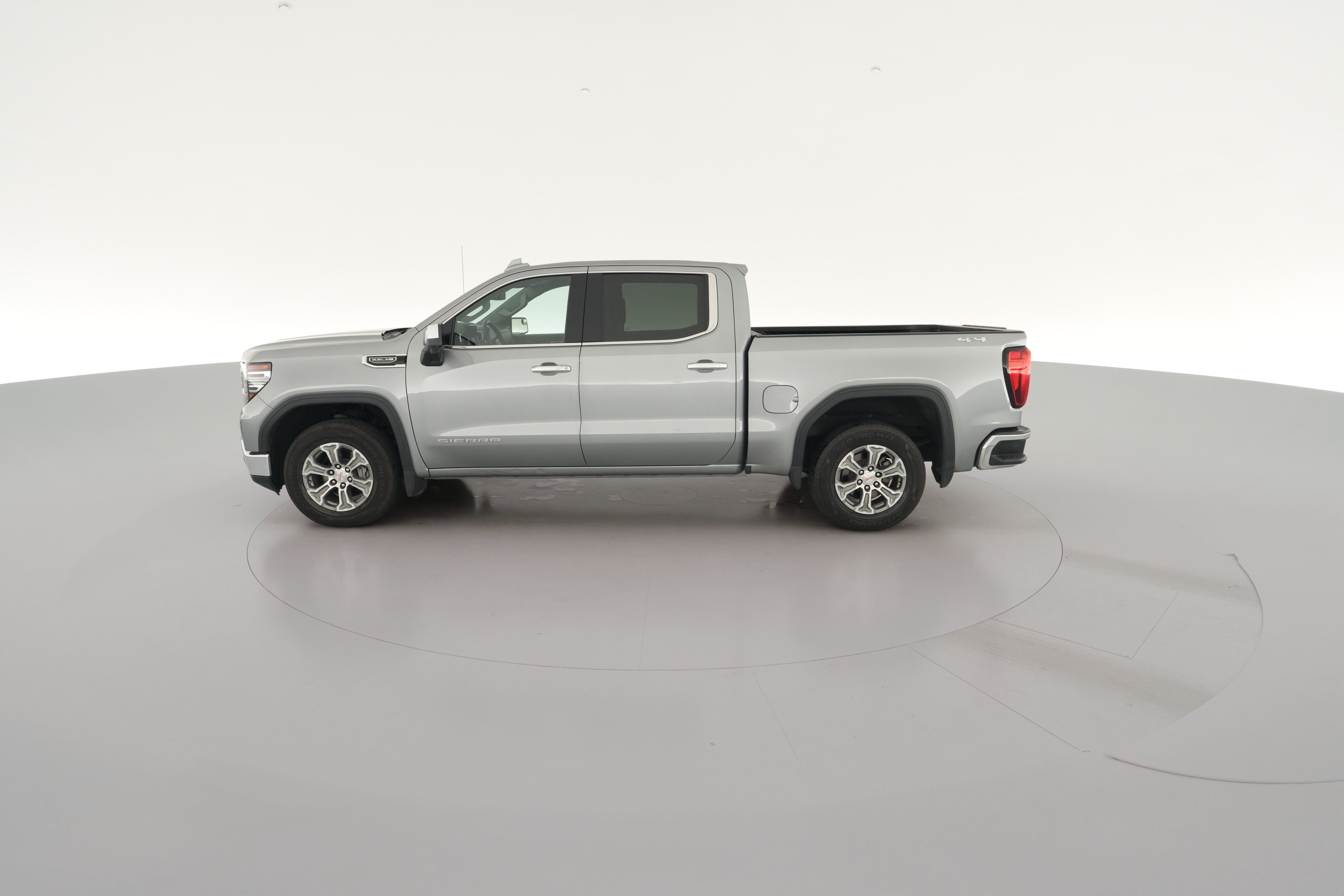 2024 GMC Sierra 1500 SLT - Photo 31