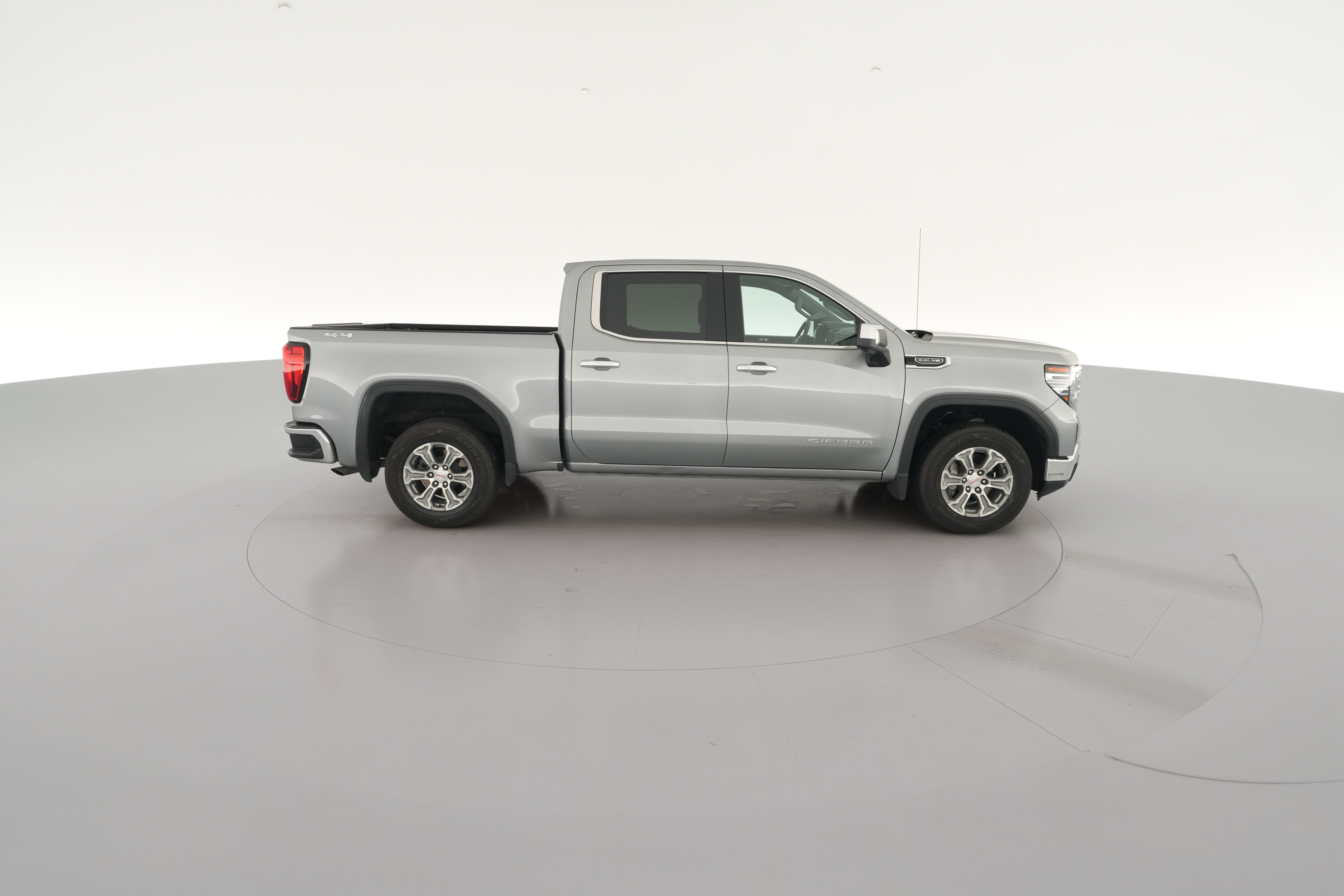 2024 GMC Sierra 1500 SLT - Photo 39
