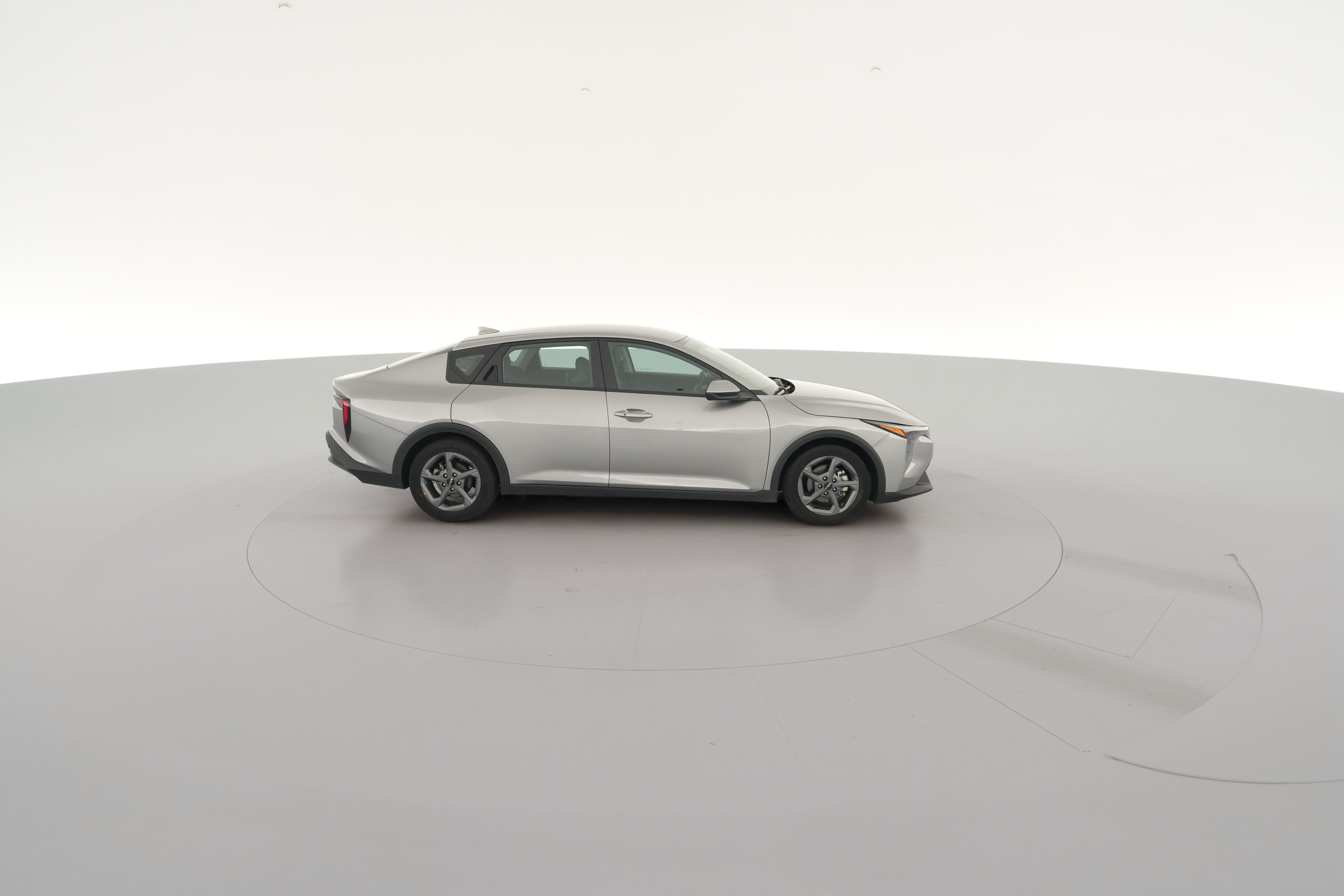 2025 Kia K4 LXS - Photo 32