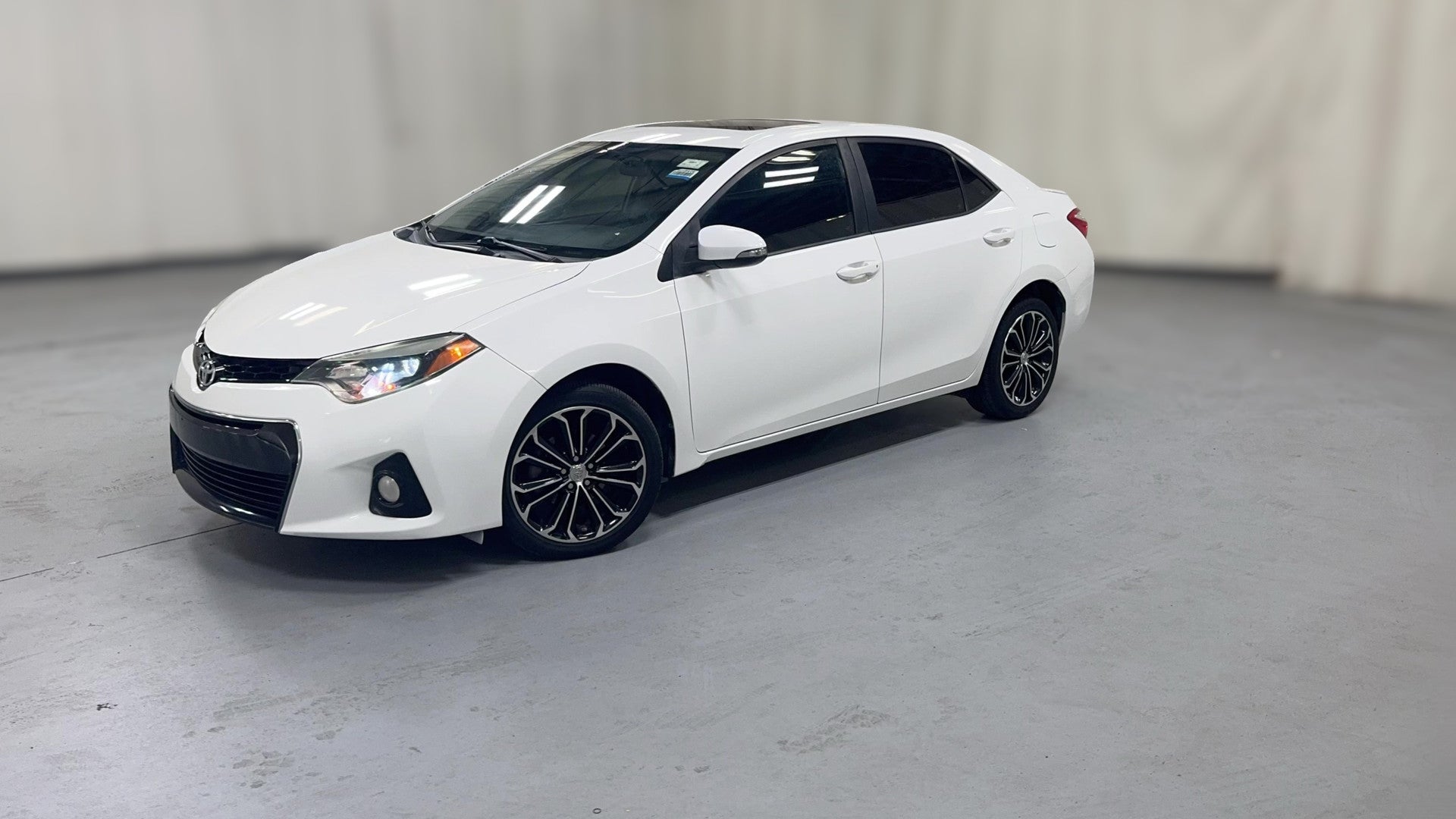 2015 Toyota Corolla vehicle photo