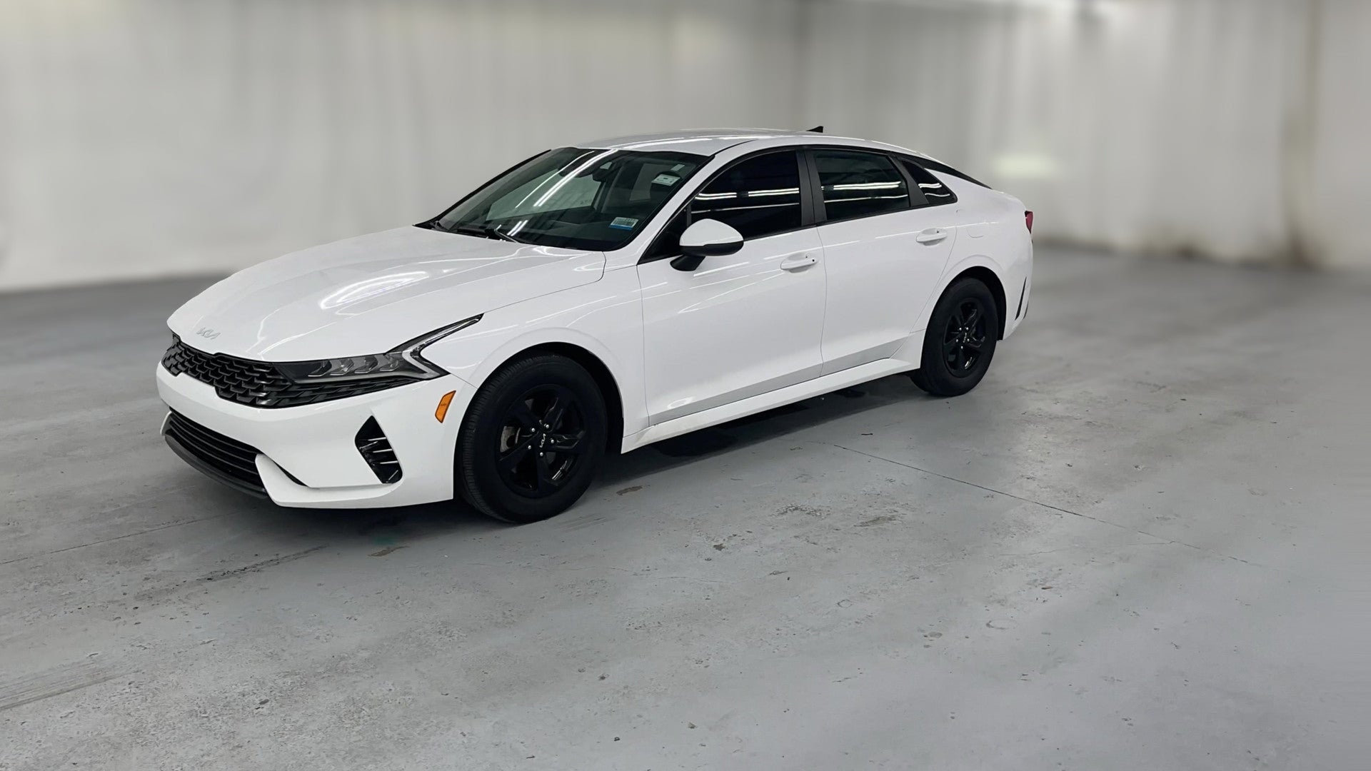 2022 Kia K5 vehicle photo