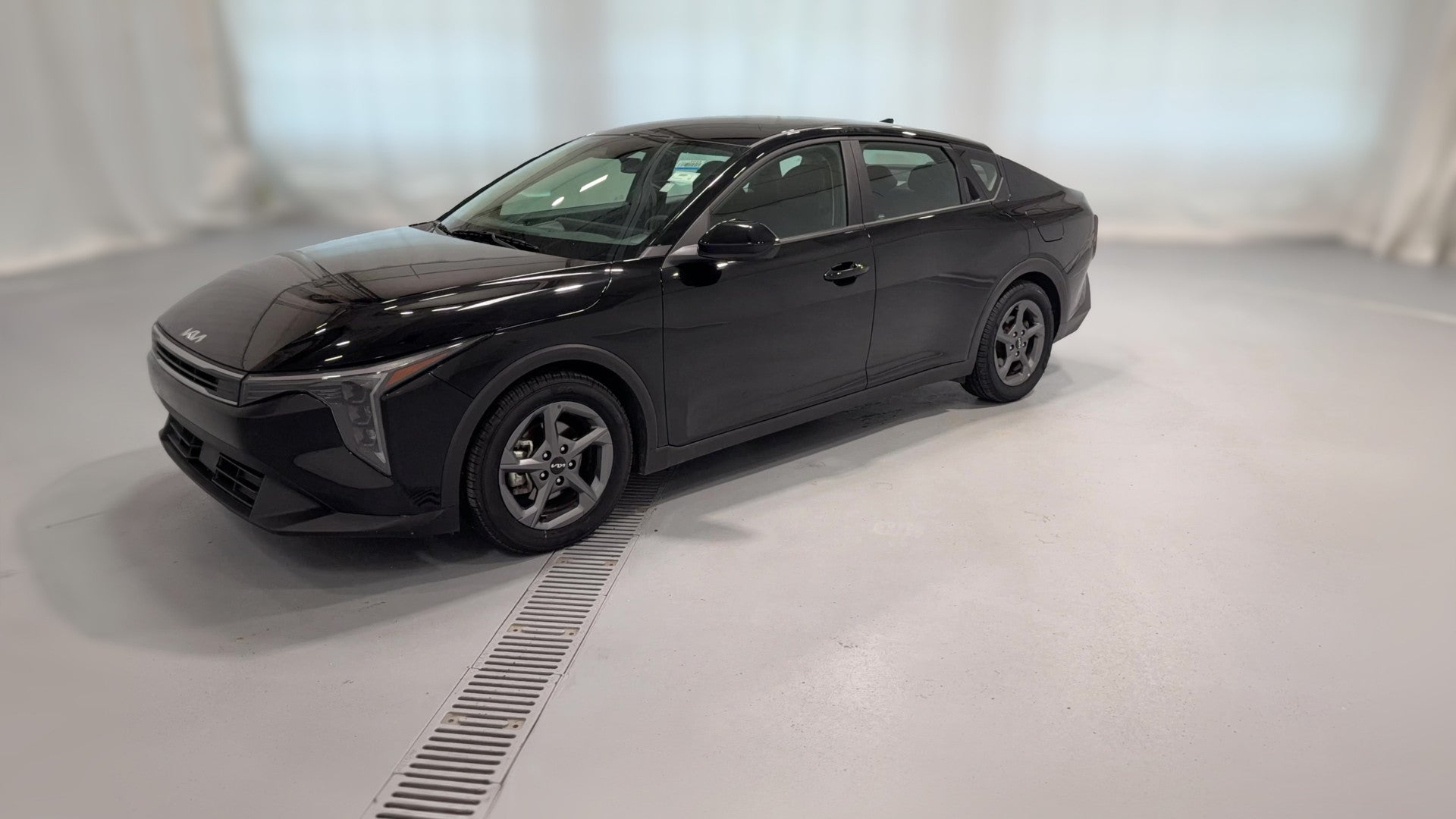2025 Kia K4 vehicle photo