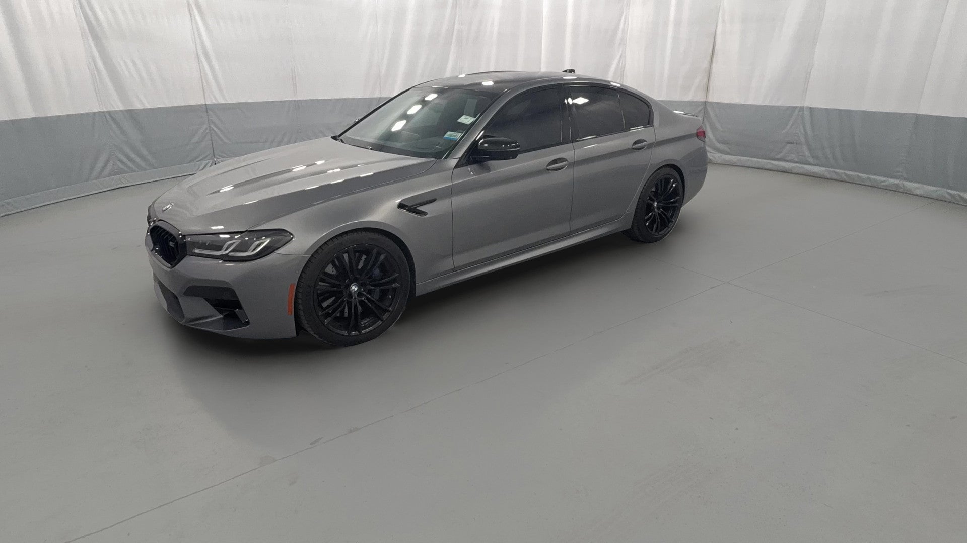 2023 BMW M5 vehicle photo