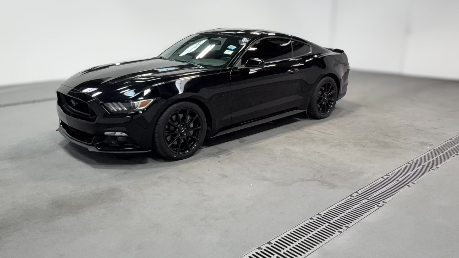 2016 Ford Mustang vehicle photo