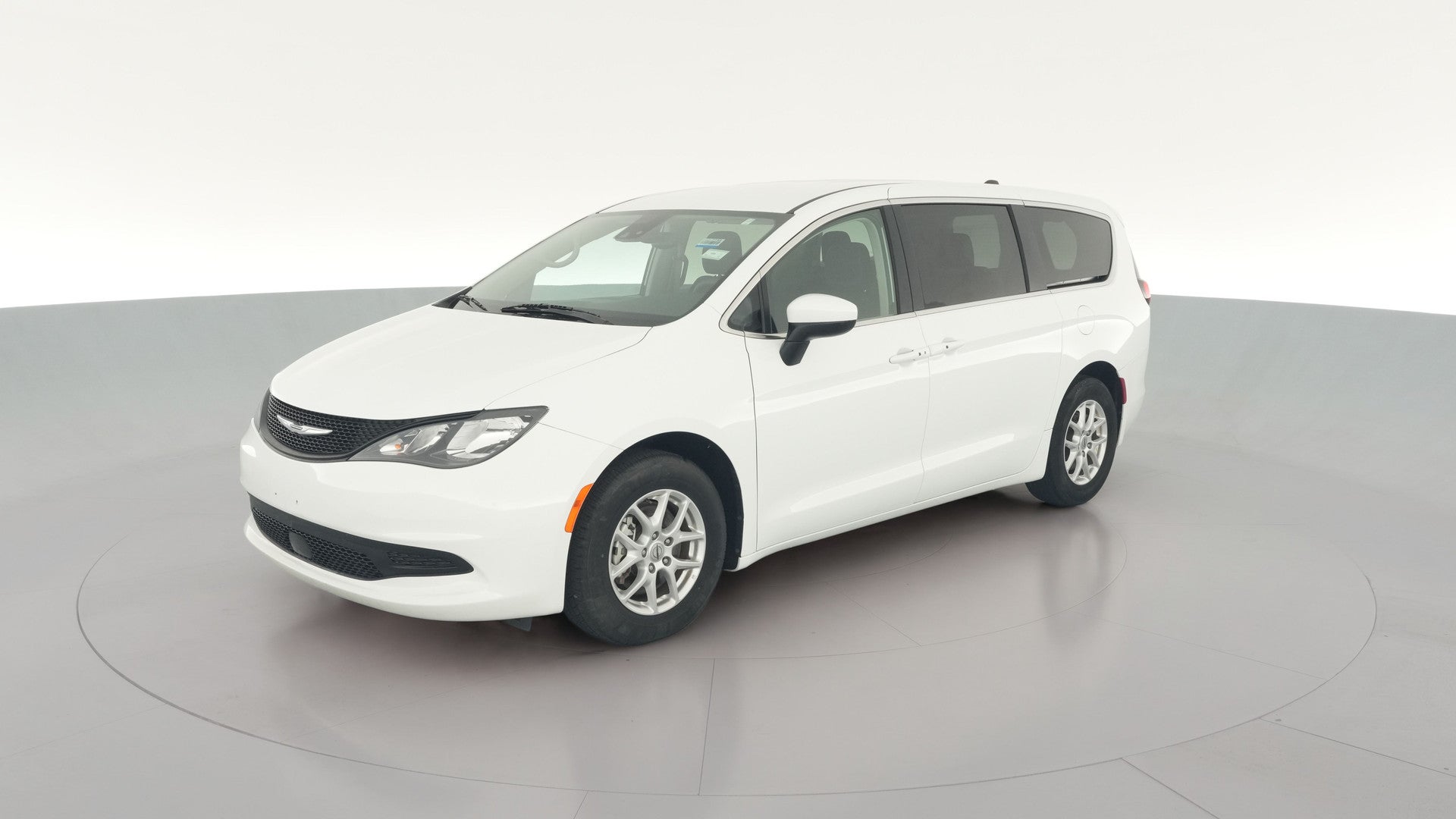 2023 Chrysler Voyager vehicle photo
