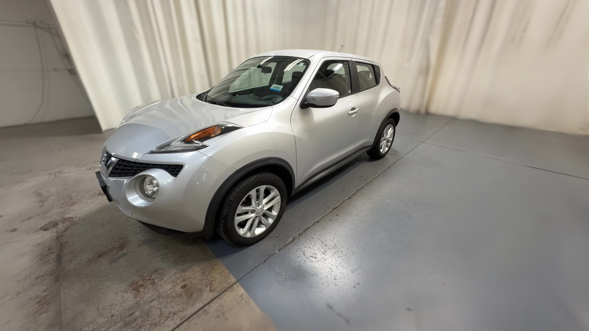 2017 Nissan JUKE vehicle photo