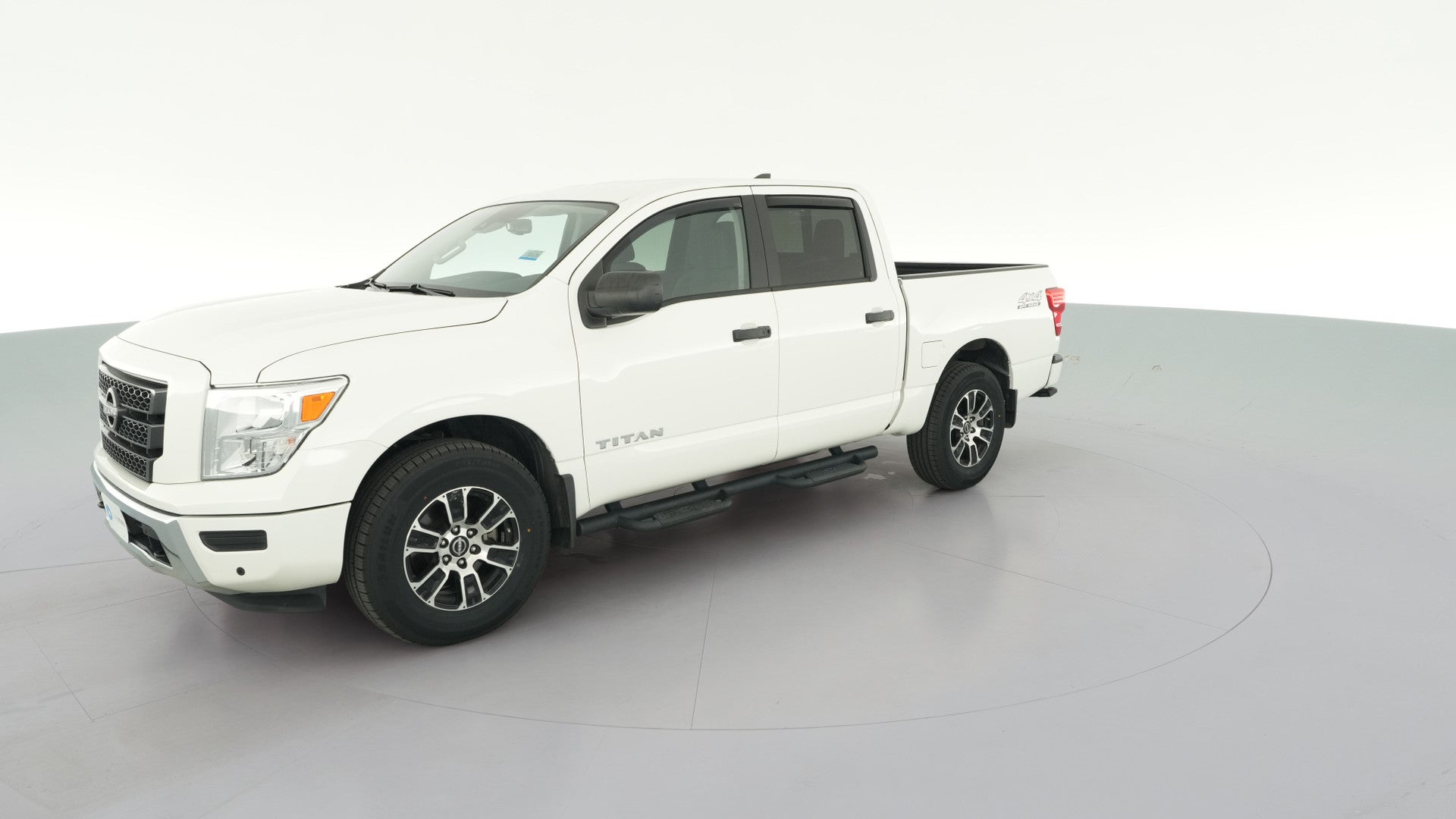 2023 Nissan Titan Crew Cab vehicle photo