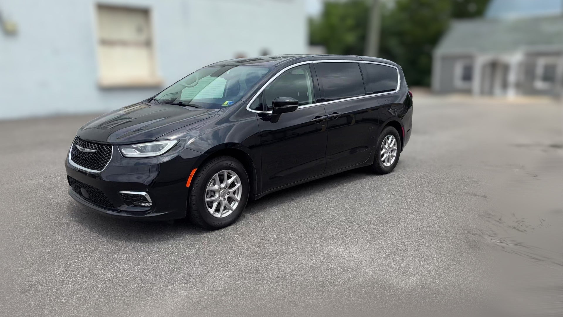 2024 Chrysler Pacifica vehicle photo