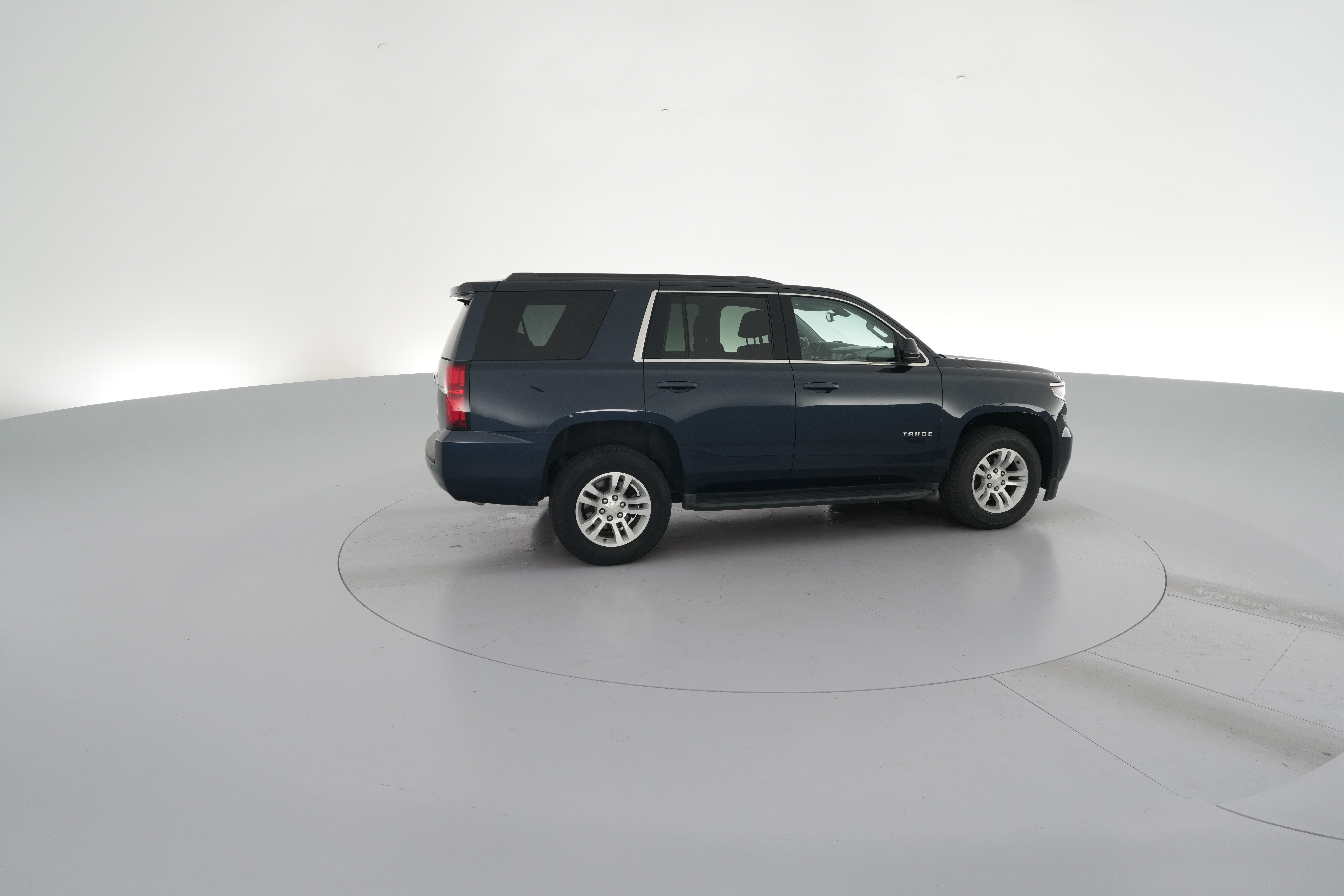 2020 Chevrolet Tahoe LS - Photo 34