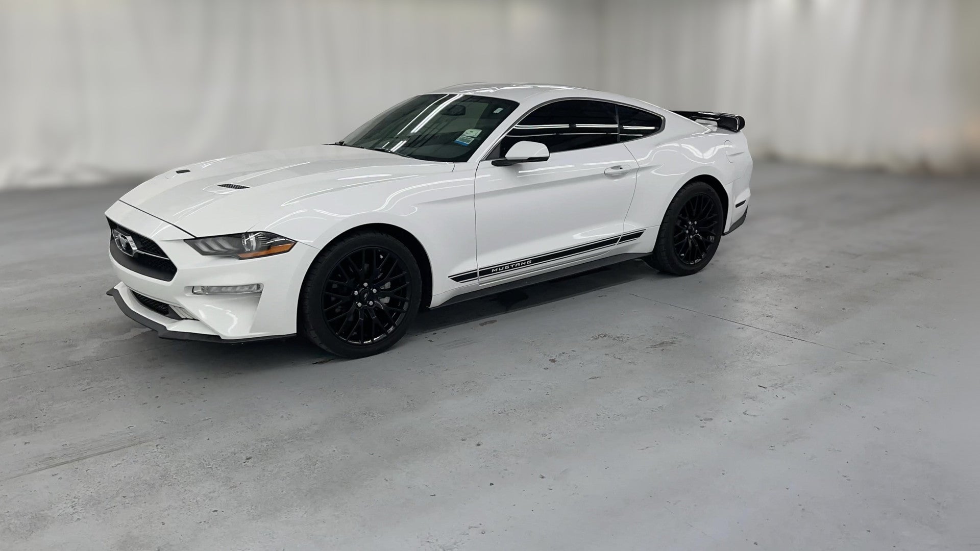 2018 Ford Mustang vehicle photo