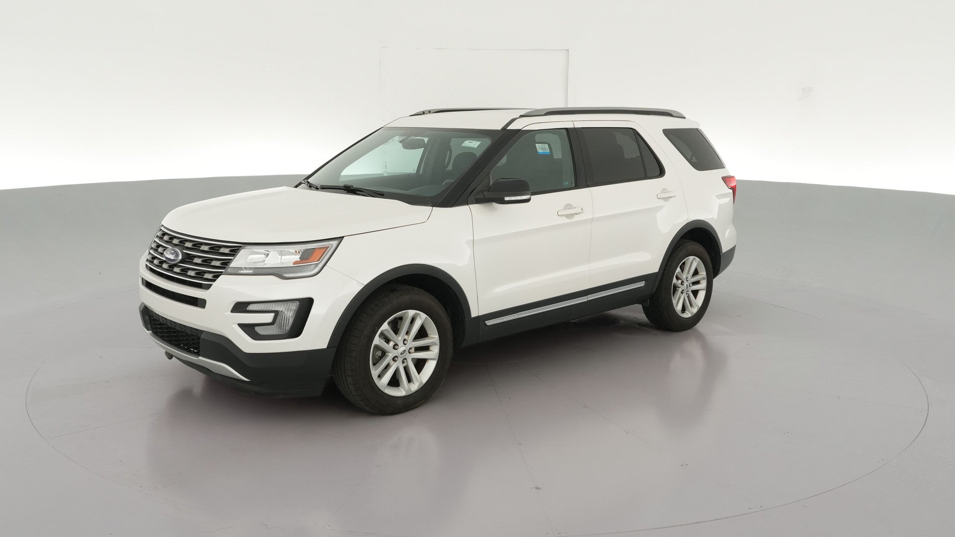 2017 Ford Explorer vehicle photo