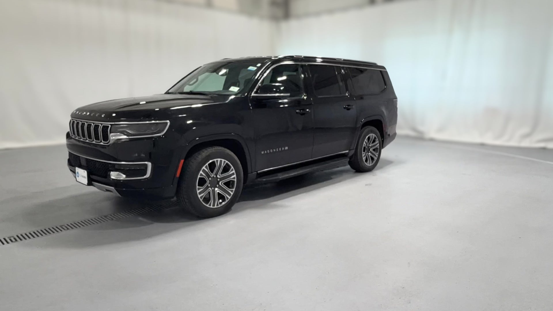 2024 Jeep Wagoneer L vehicle photo