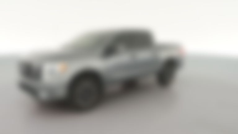 2018 Nissan Titan Crew Cab vehicle photo