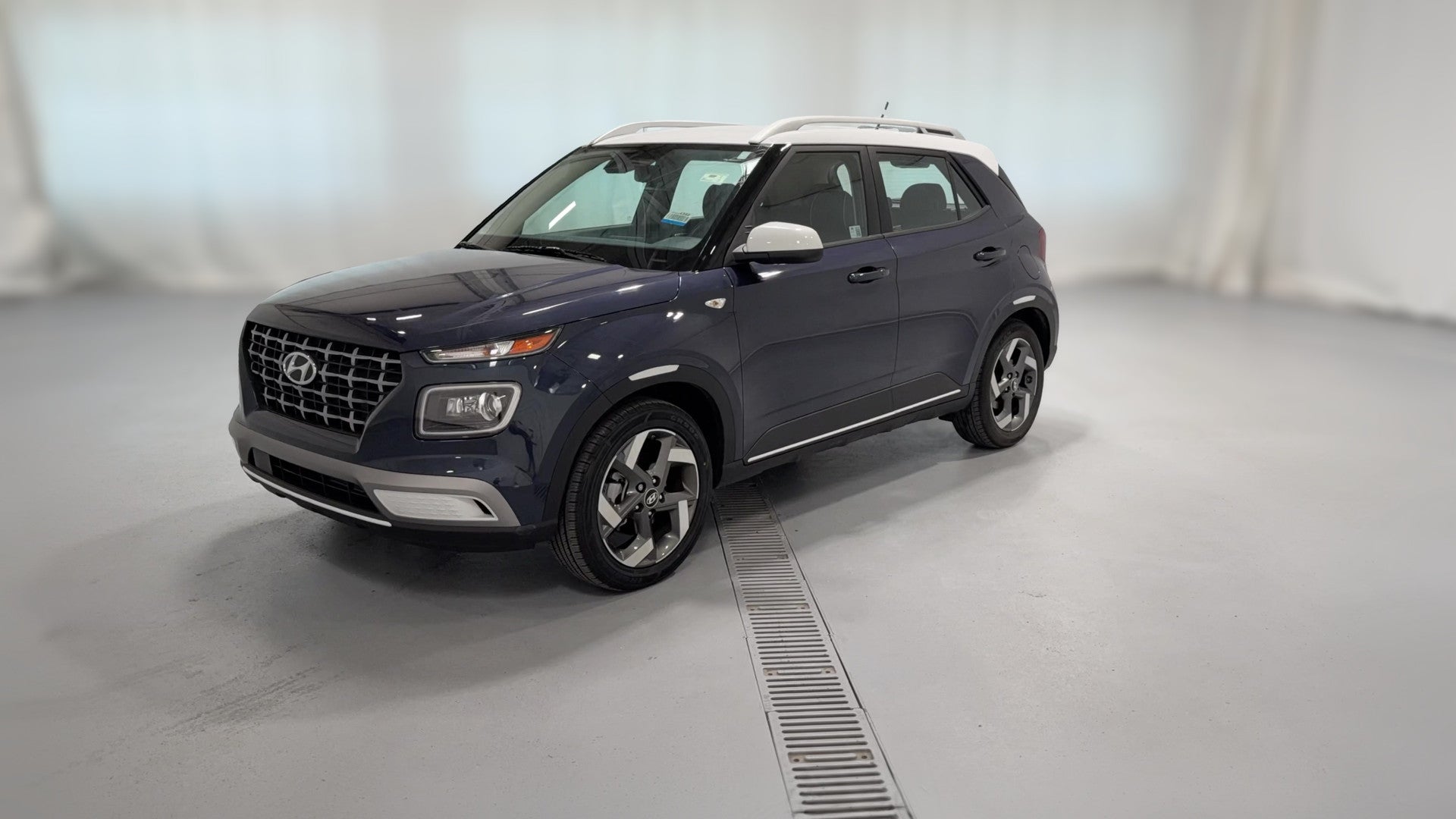 2025 Hyundai Venue vehicle photo