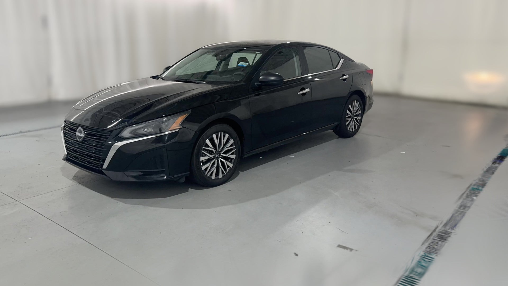 2025 Nissan Altima vehicle photo