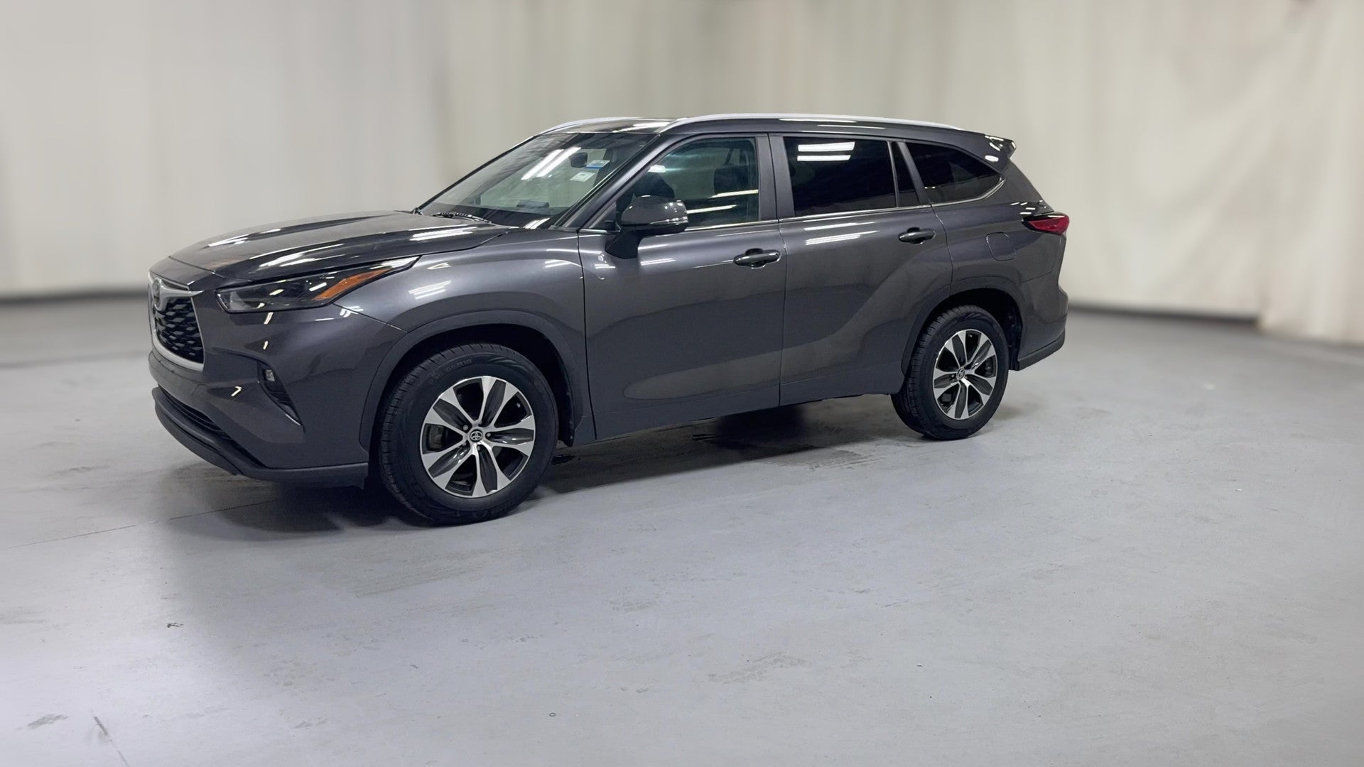 2023 Toyota Highlander vehicle photo