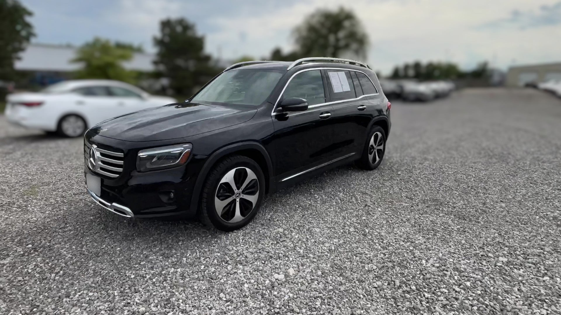 2025 Mercedes-Benz GLB vehicle photo