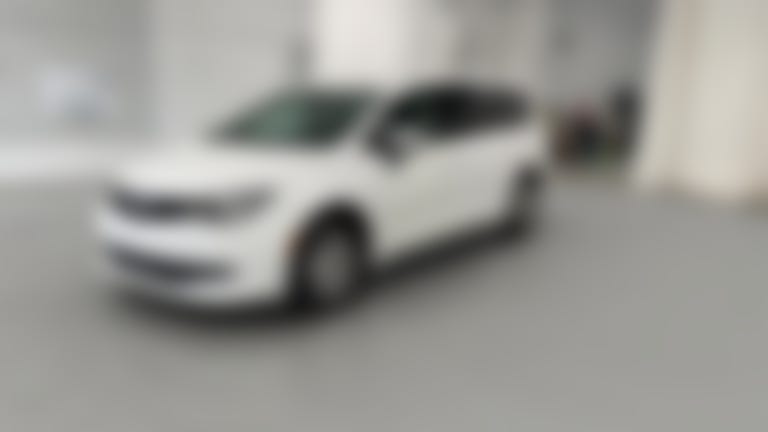 2022 Chrysler Voyager vehicle photo