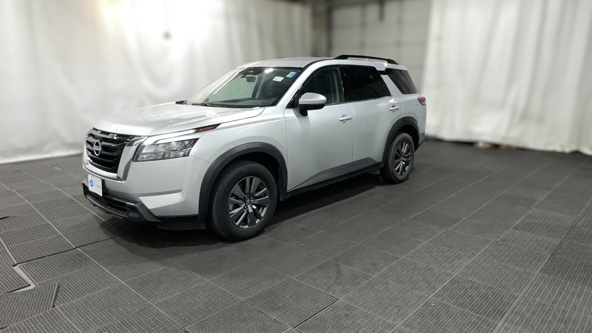 2025 Nissan Pathfinder vehicle photo