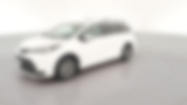 2024 Toyota Sienna vehicle photo