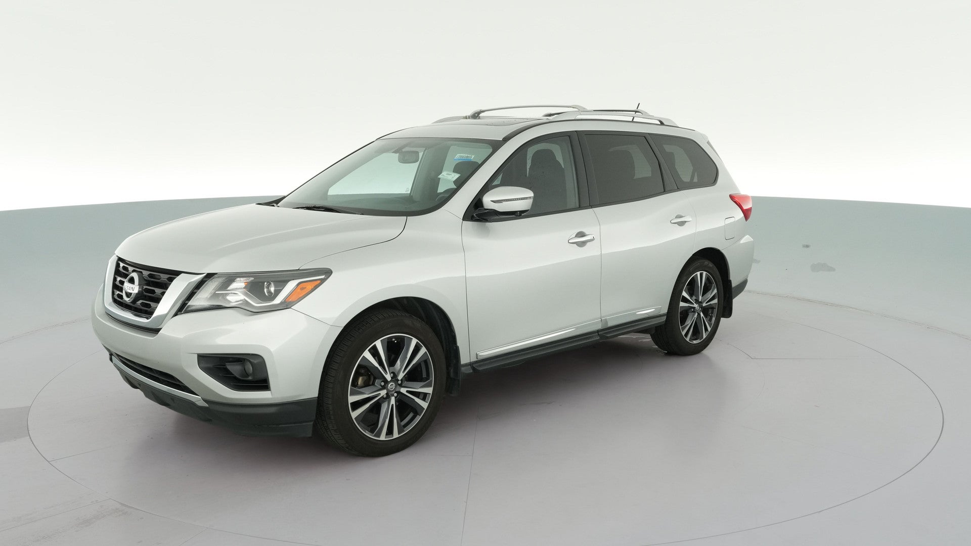 2017 Nissan Pathfinder vehicle photo