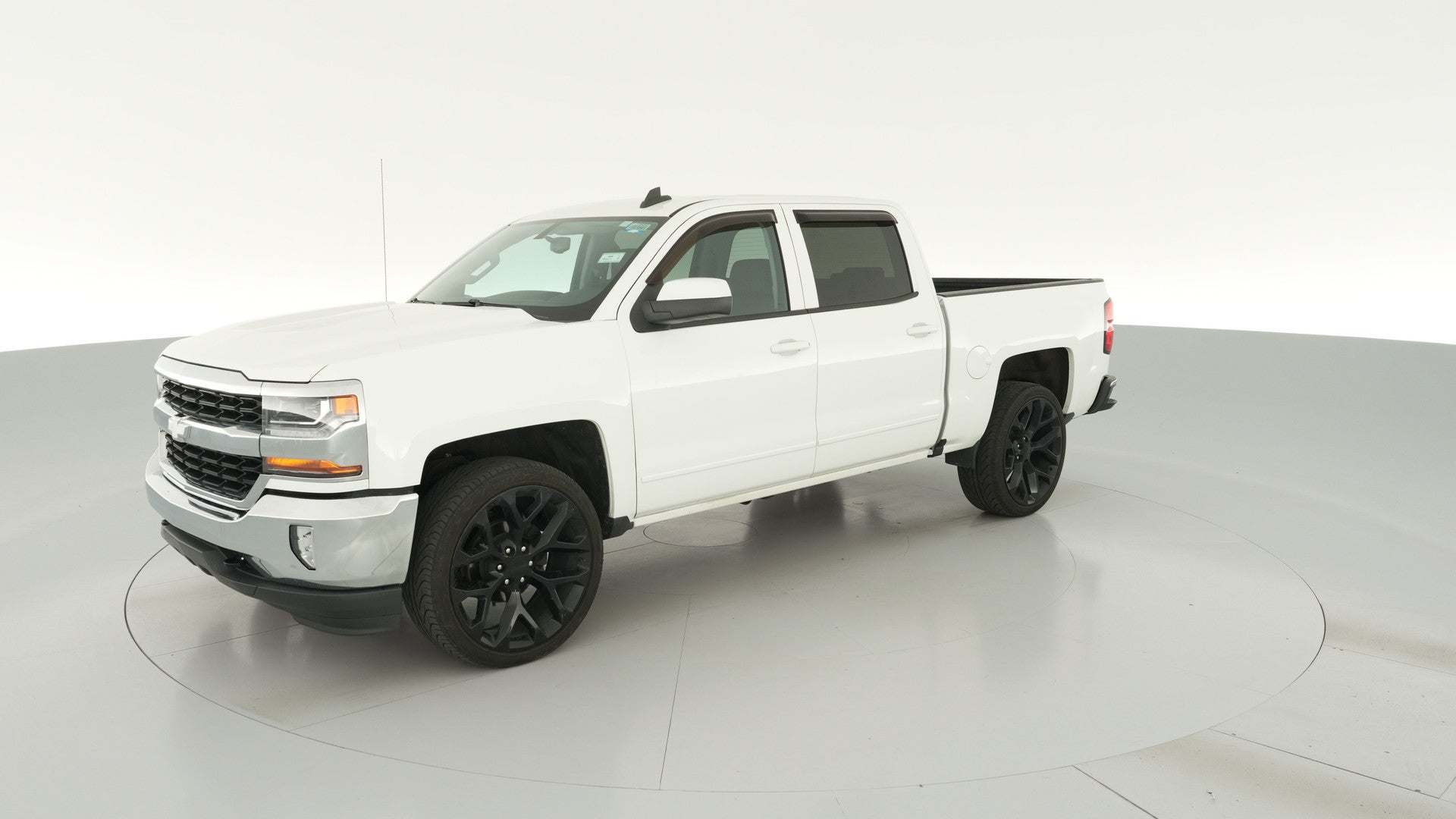 2018 Chevrolet Silverado 1500 Crew Cab vehicle photo